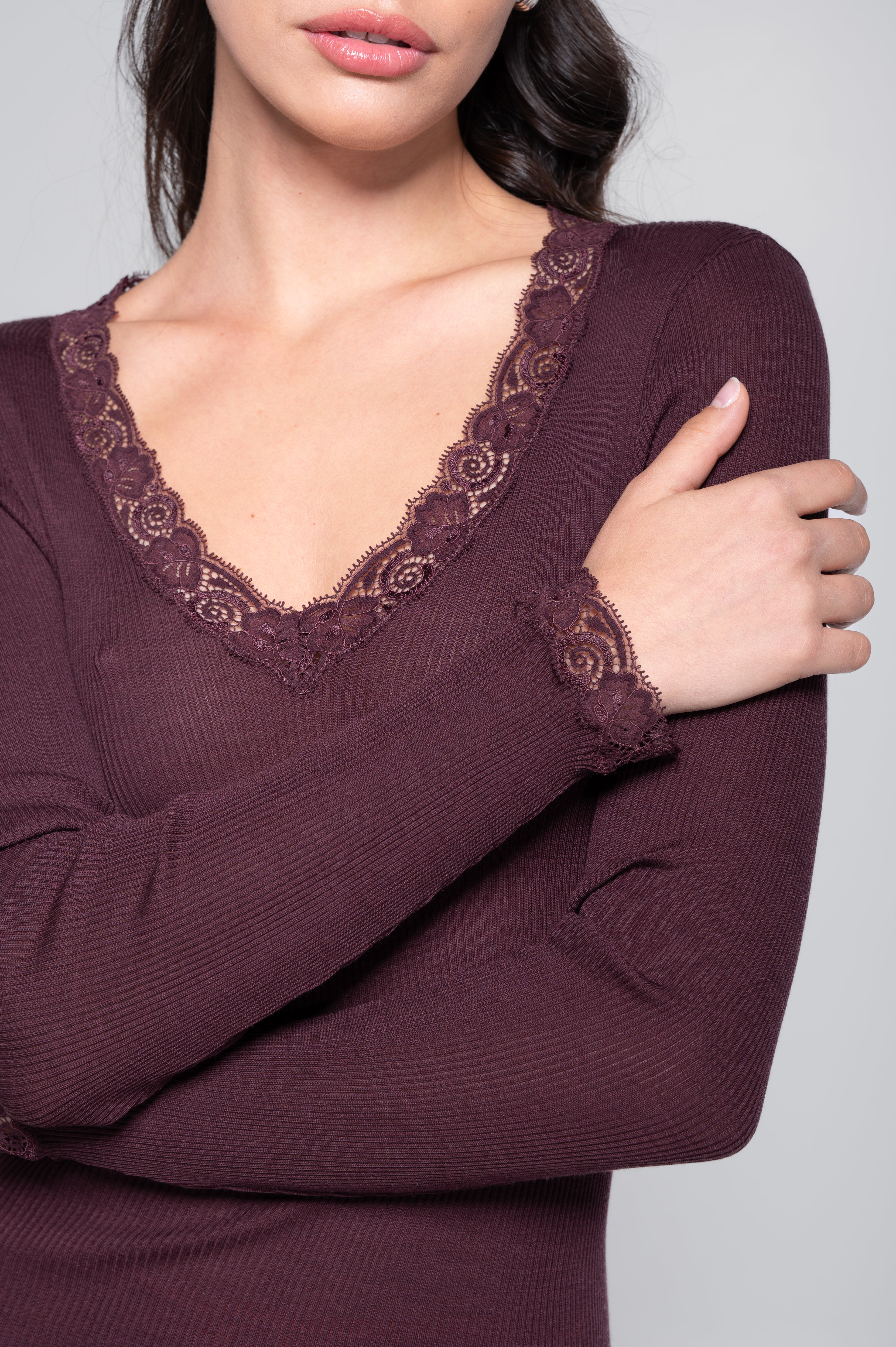 Wool and silk long sleeves shirt with leavers lace 3404