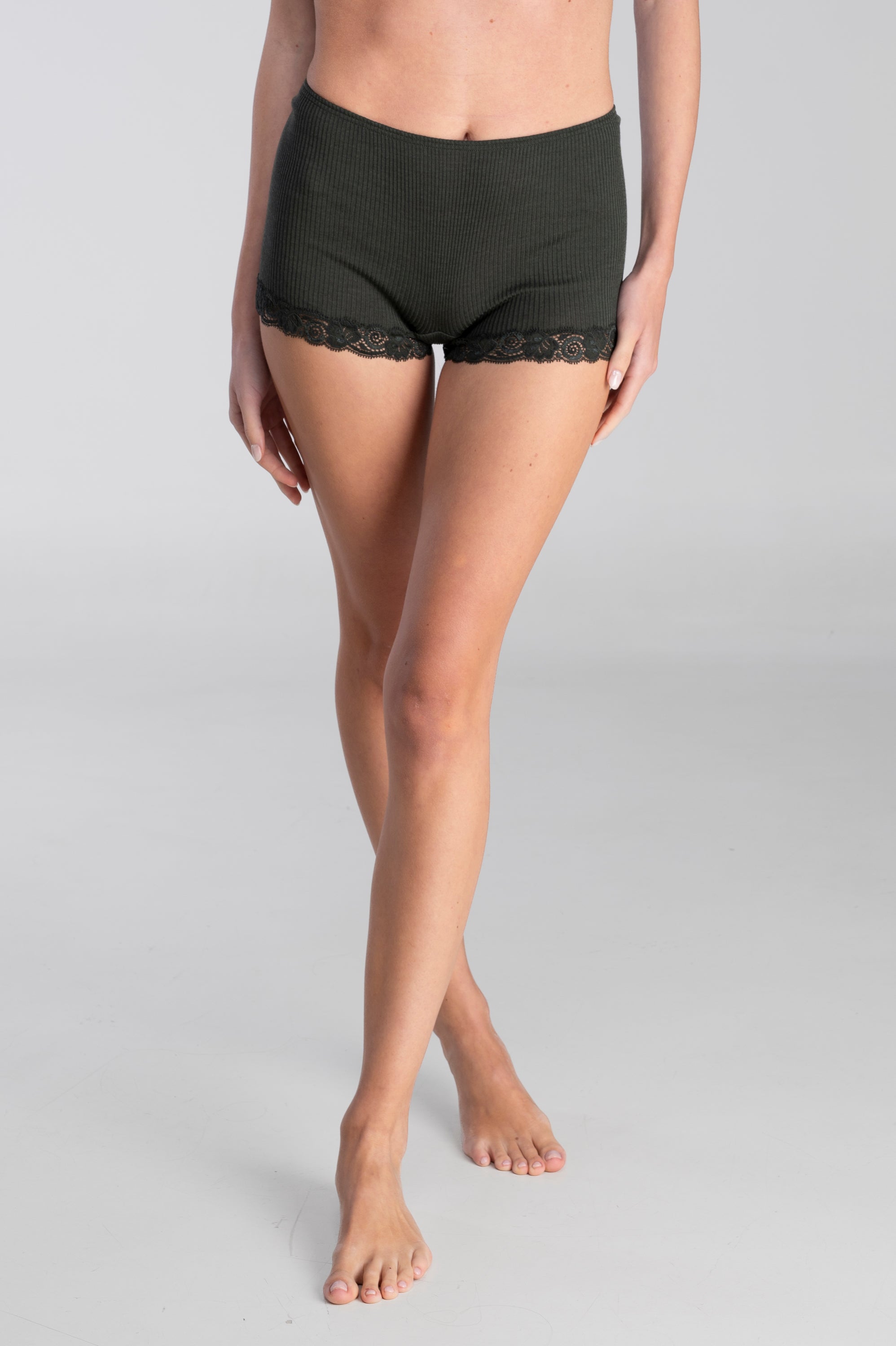 Wool and silk panties with leavers lace 3413