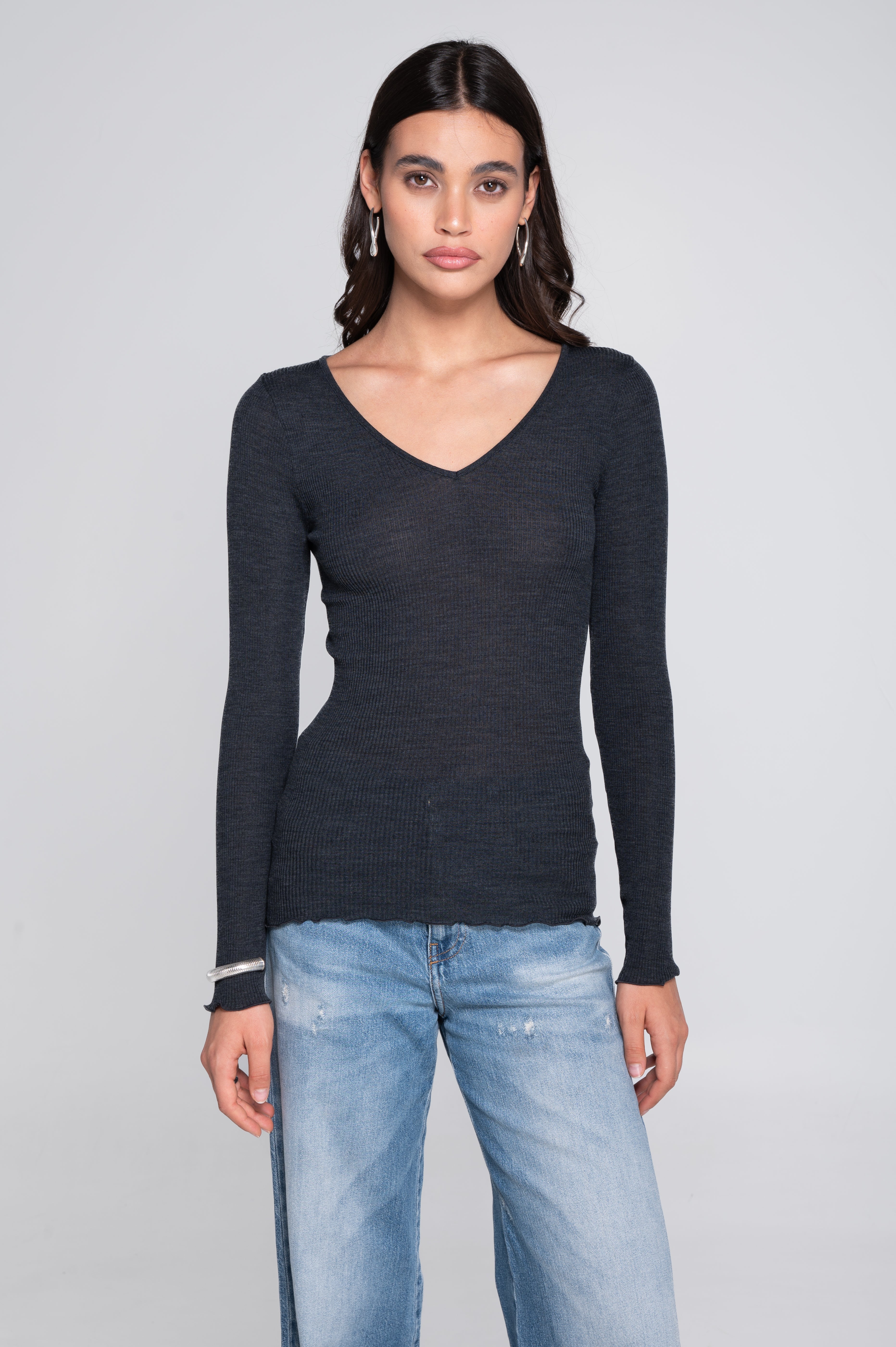 Wool and silk long sleeves V neck shirt 3486