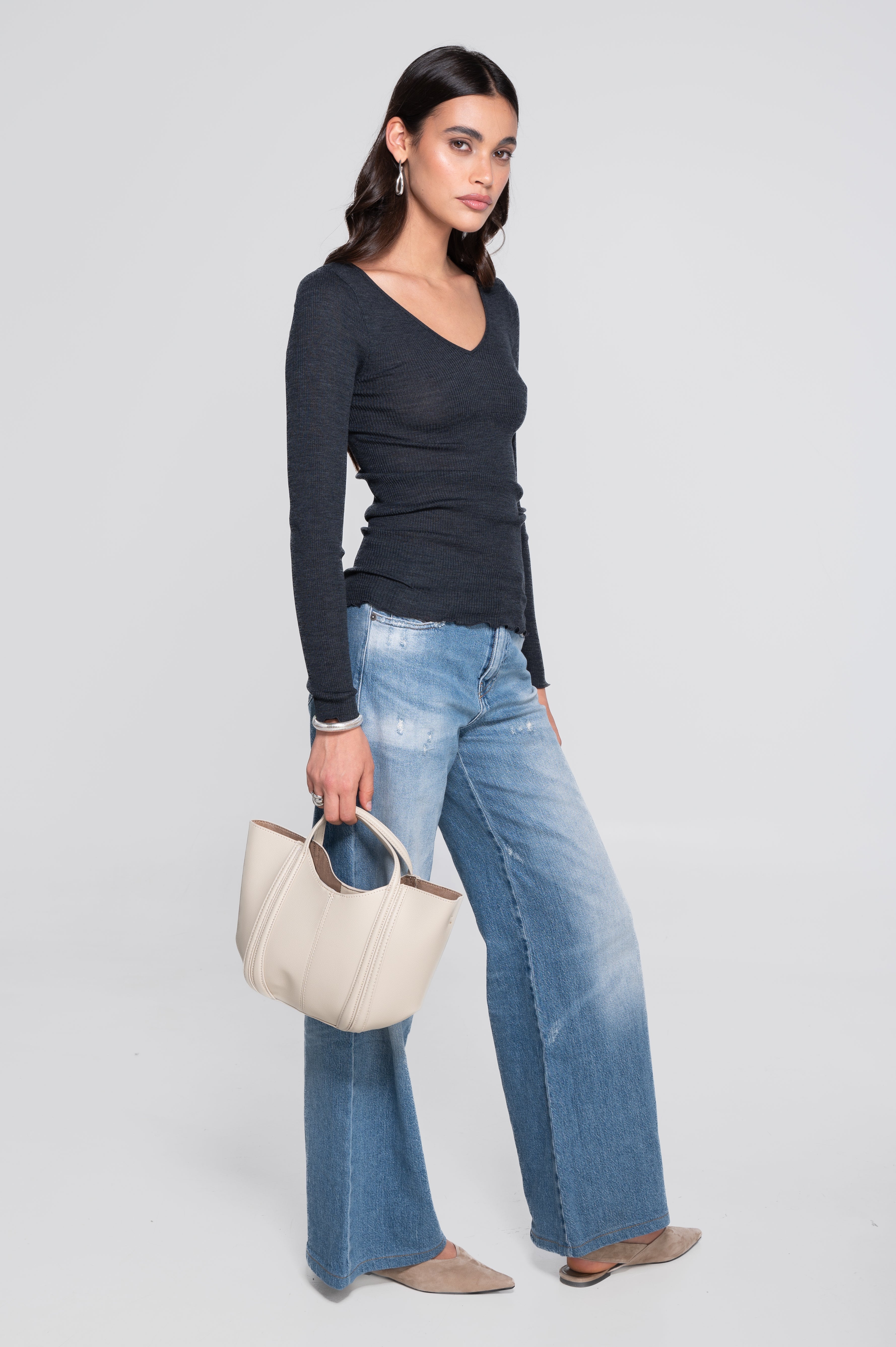 Wool and silk long sleeves V neck shirt 3486