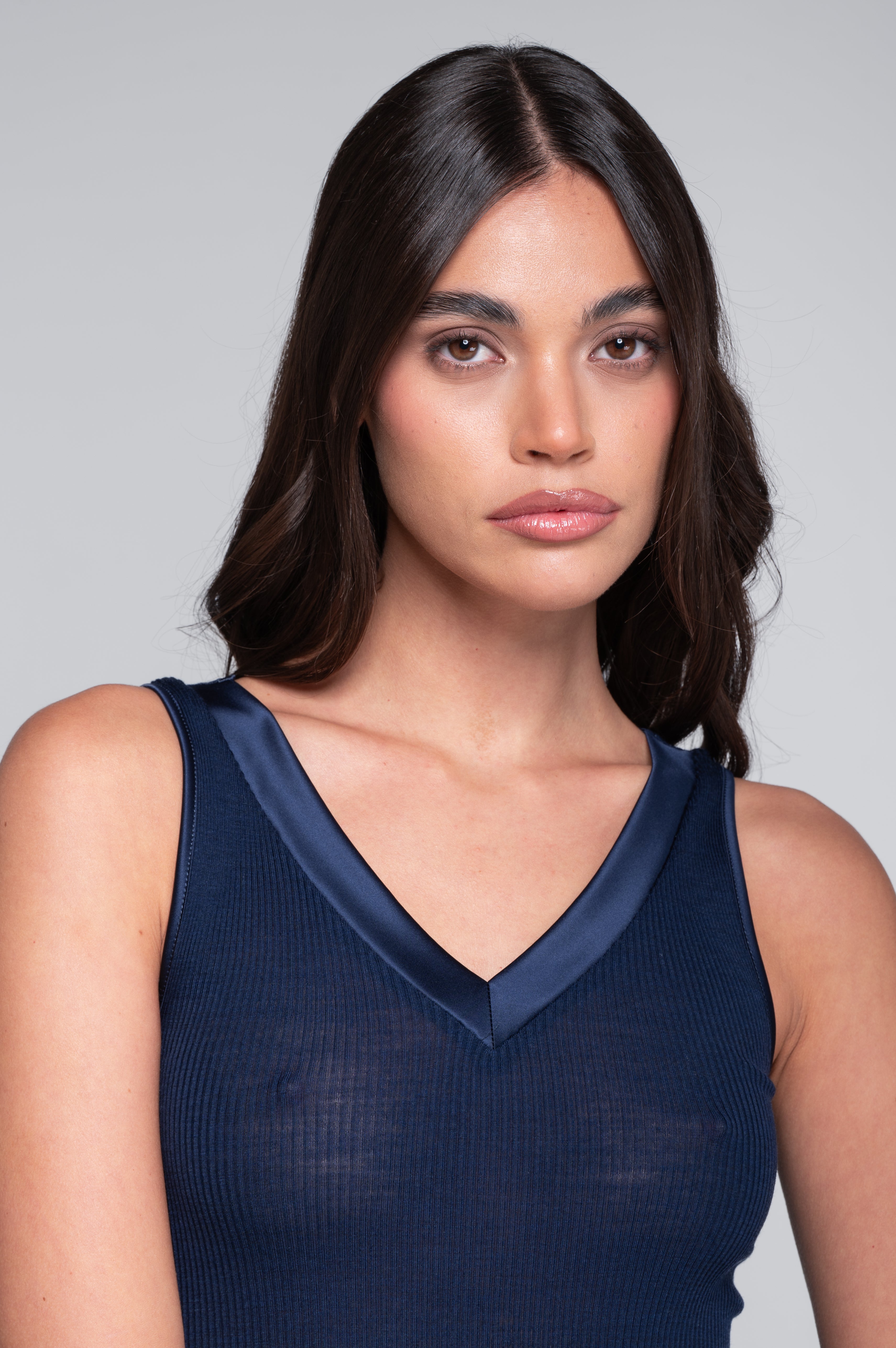 Wool and silk tank top with Leavers lace 4247