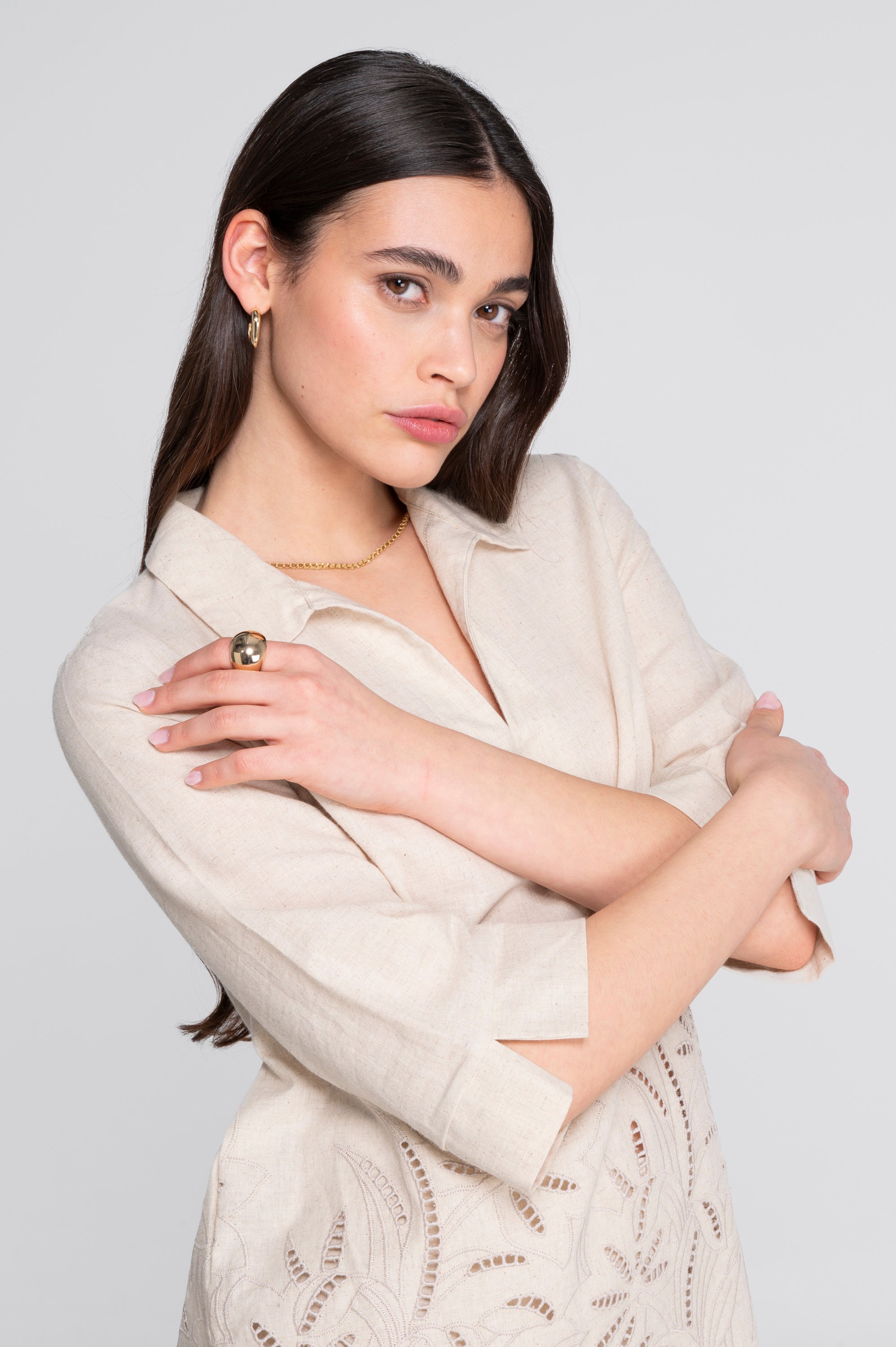 Cotton-linen blouse with foliage embroidery 7534