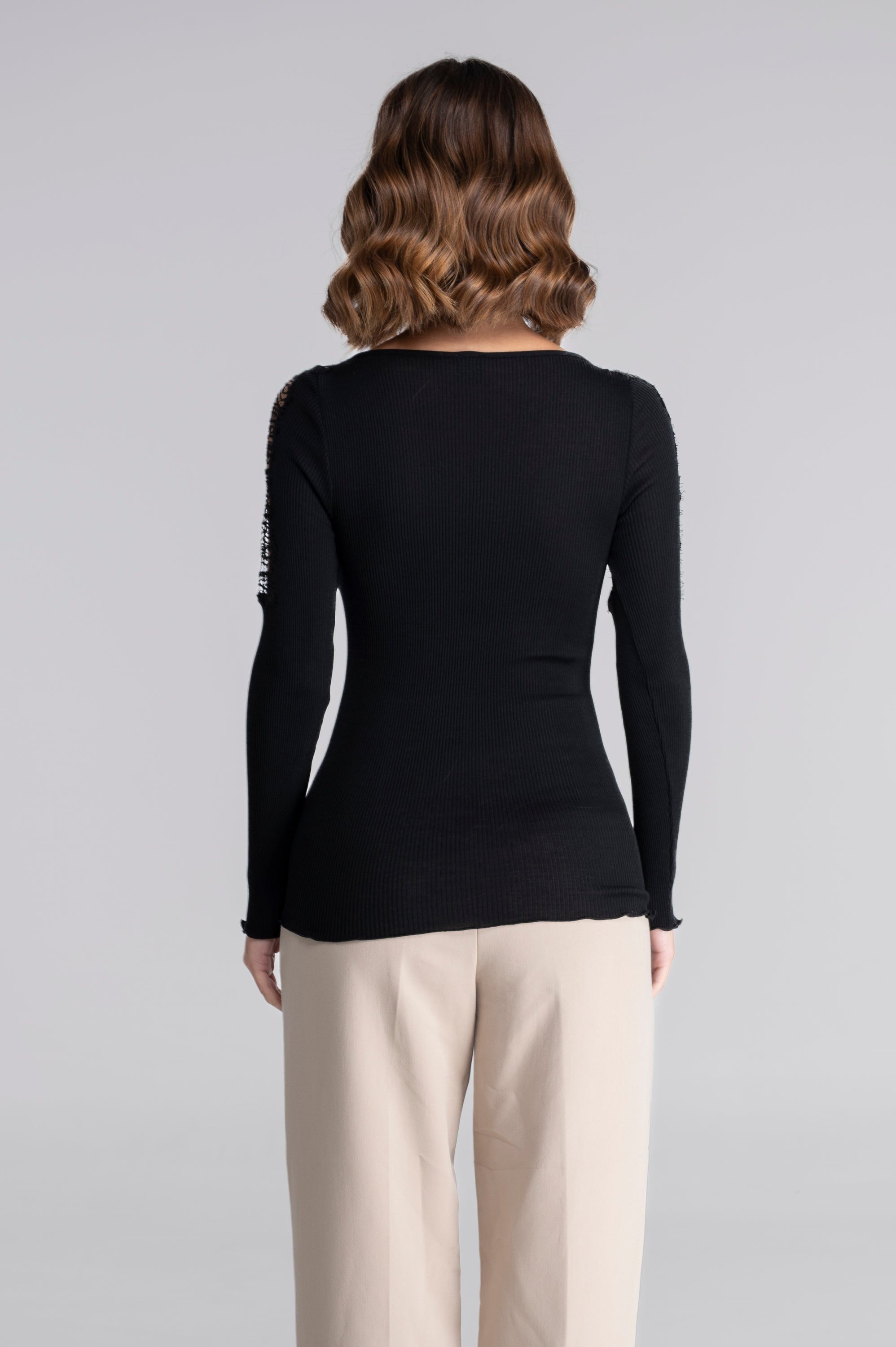 Wool and silk long sleeves shirt with chantilly lace 7415