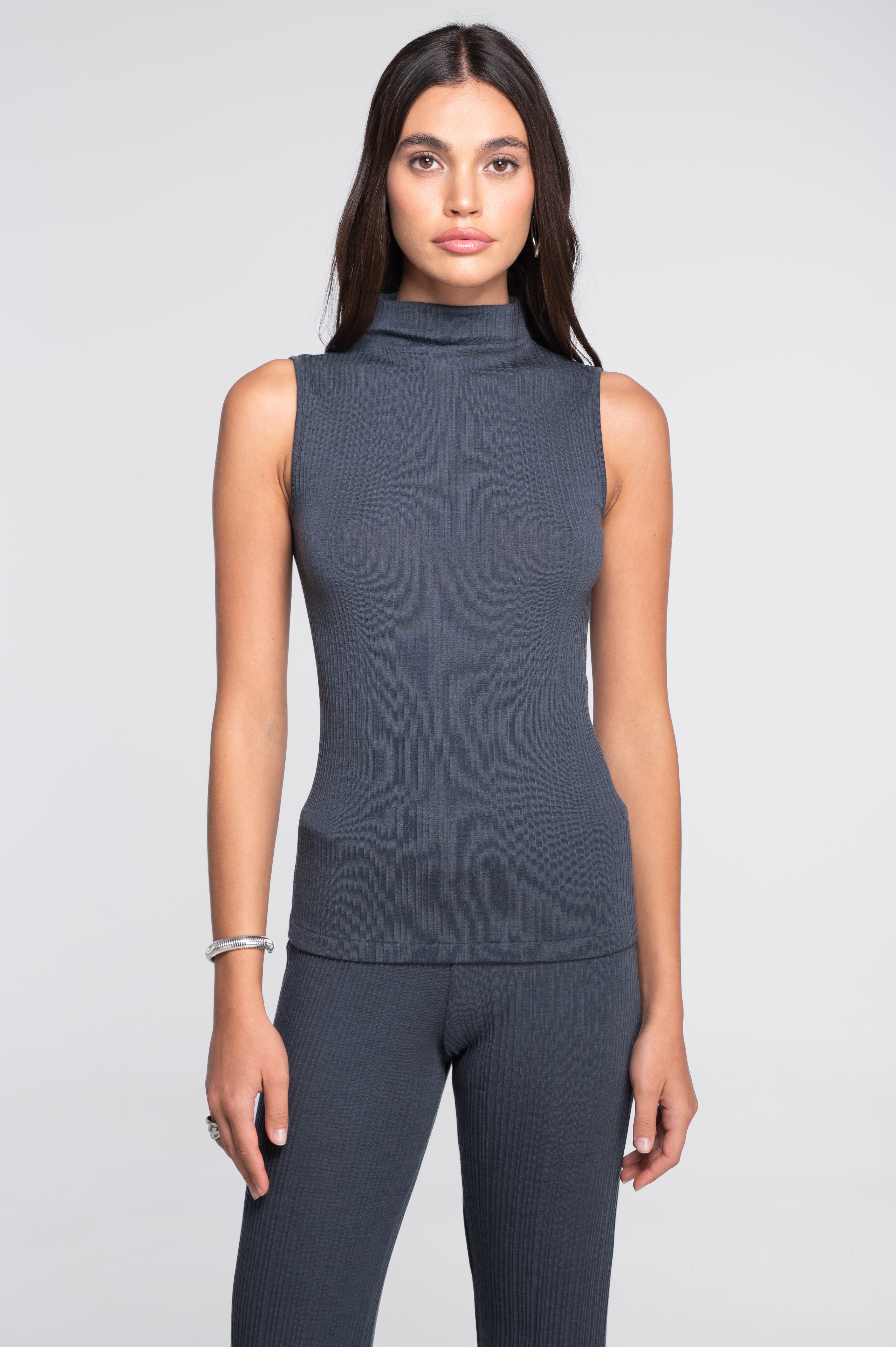 Wool and silk sleeveless mock neck top 7465