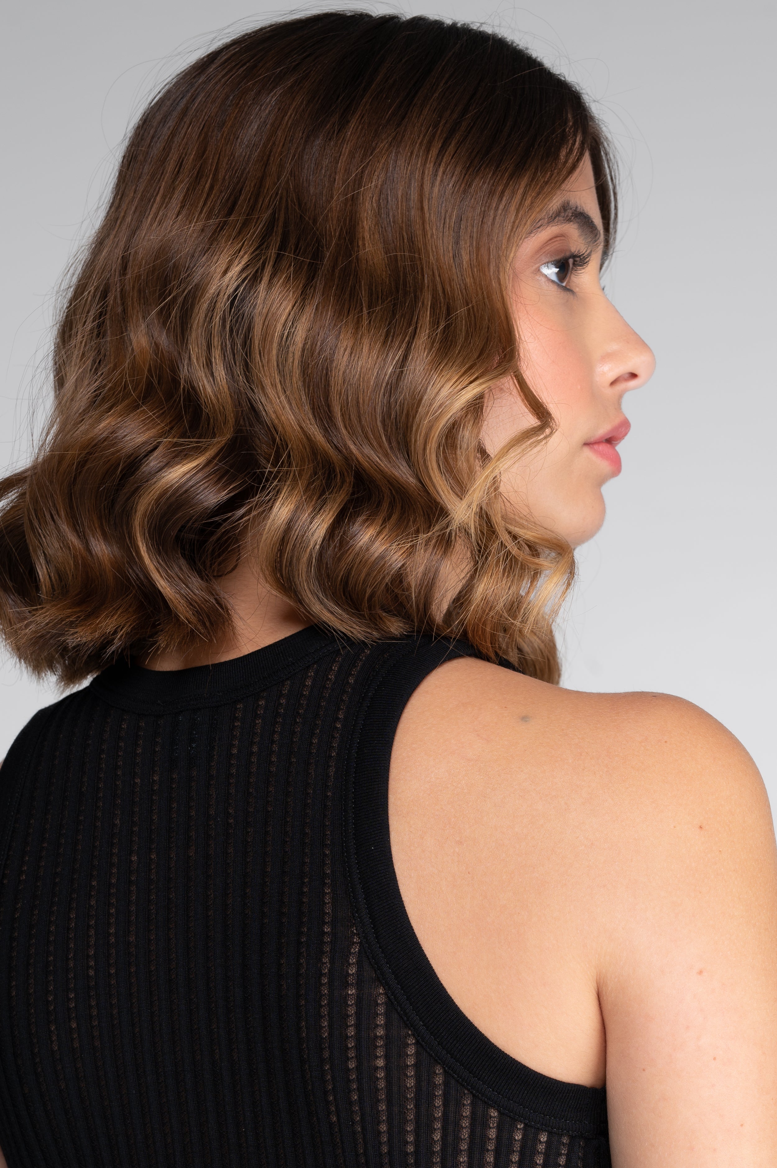 Sleeveless halterneck top in ajouré wool and silk 7490