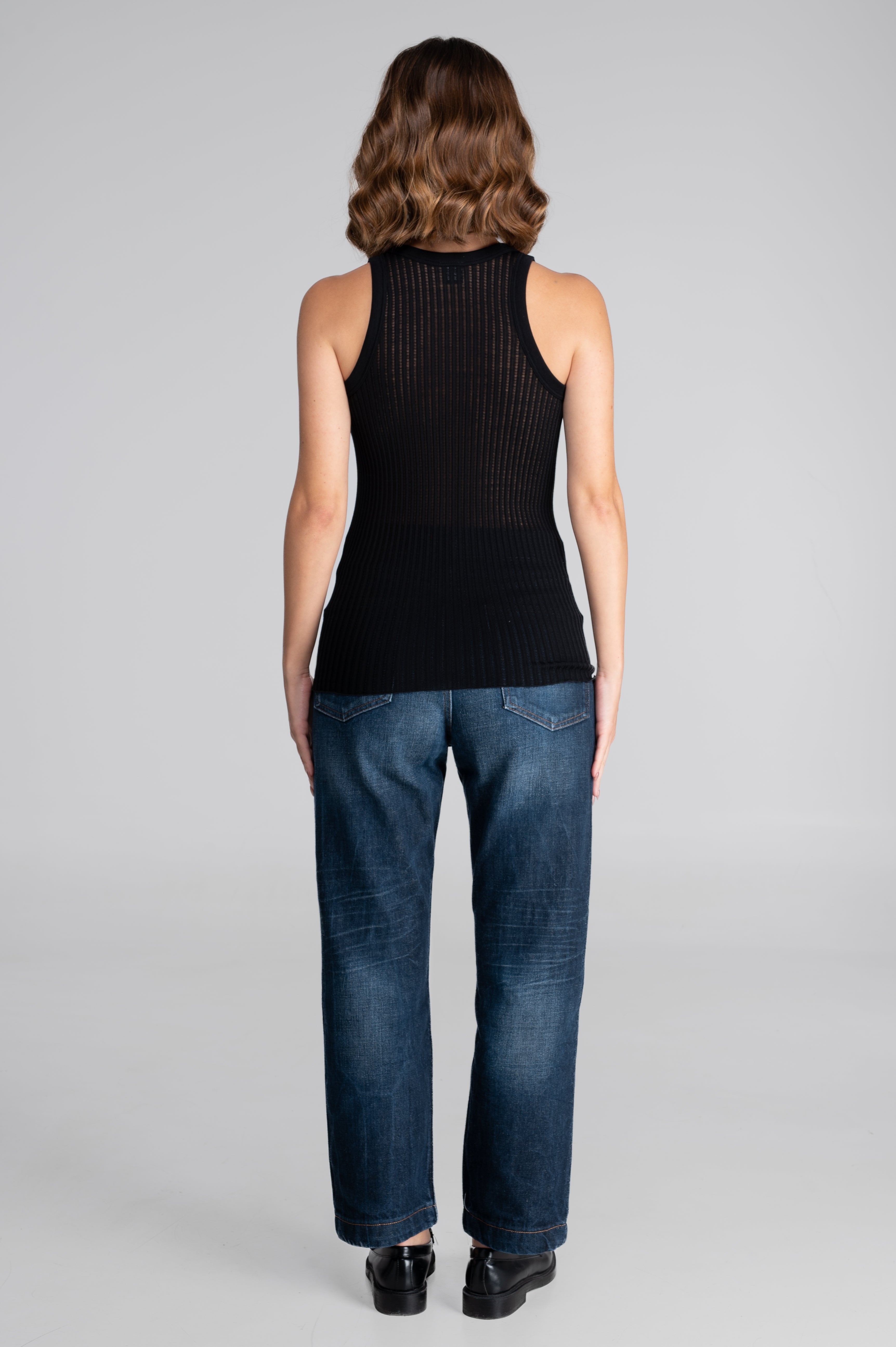 Sleeveless halterneck top in ajouré wool and silk 7490