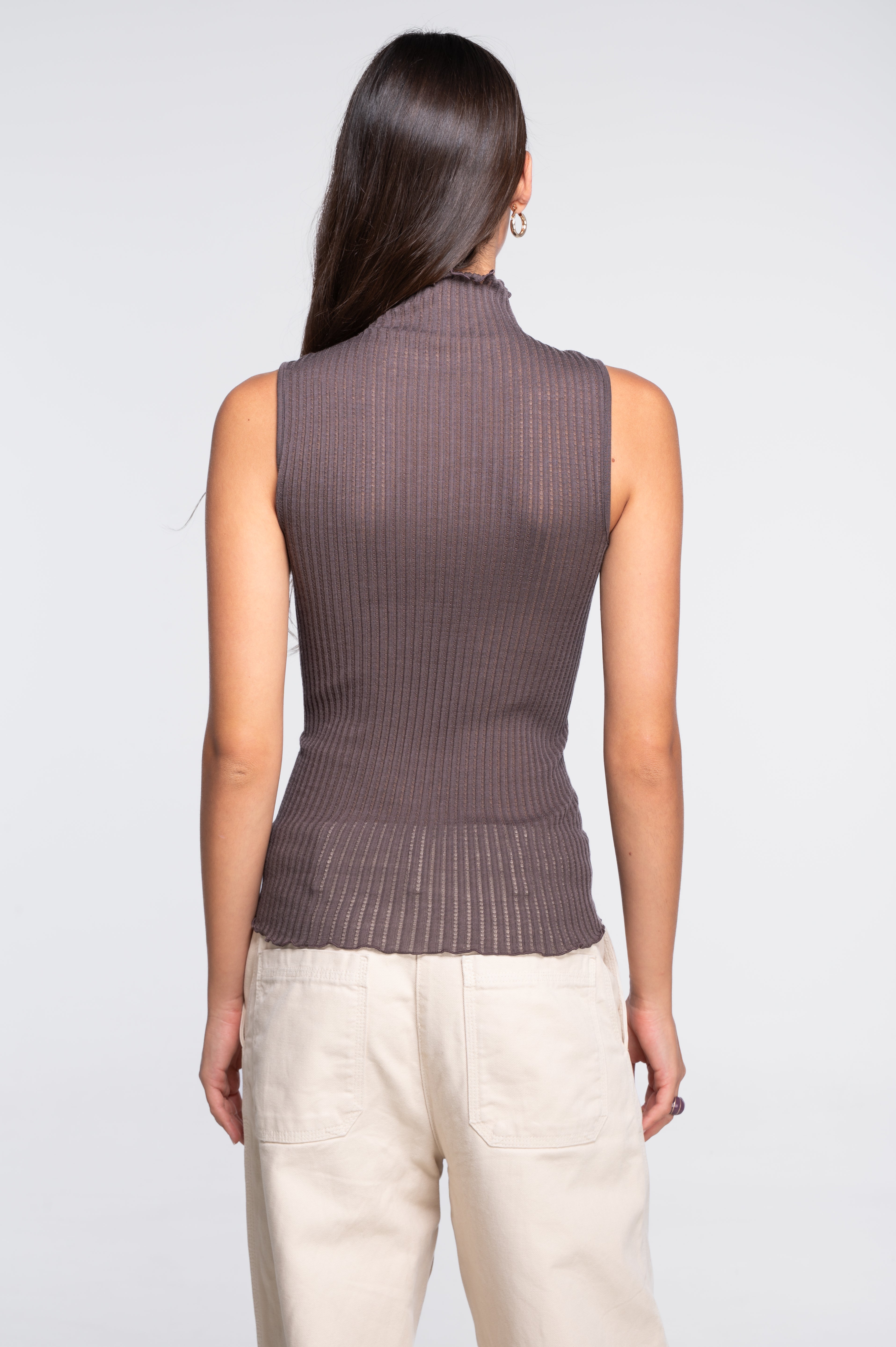 Sleeveless mock neck top in ajouré wool and silk 7492