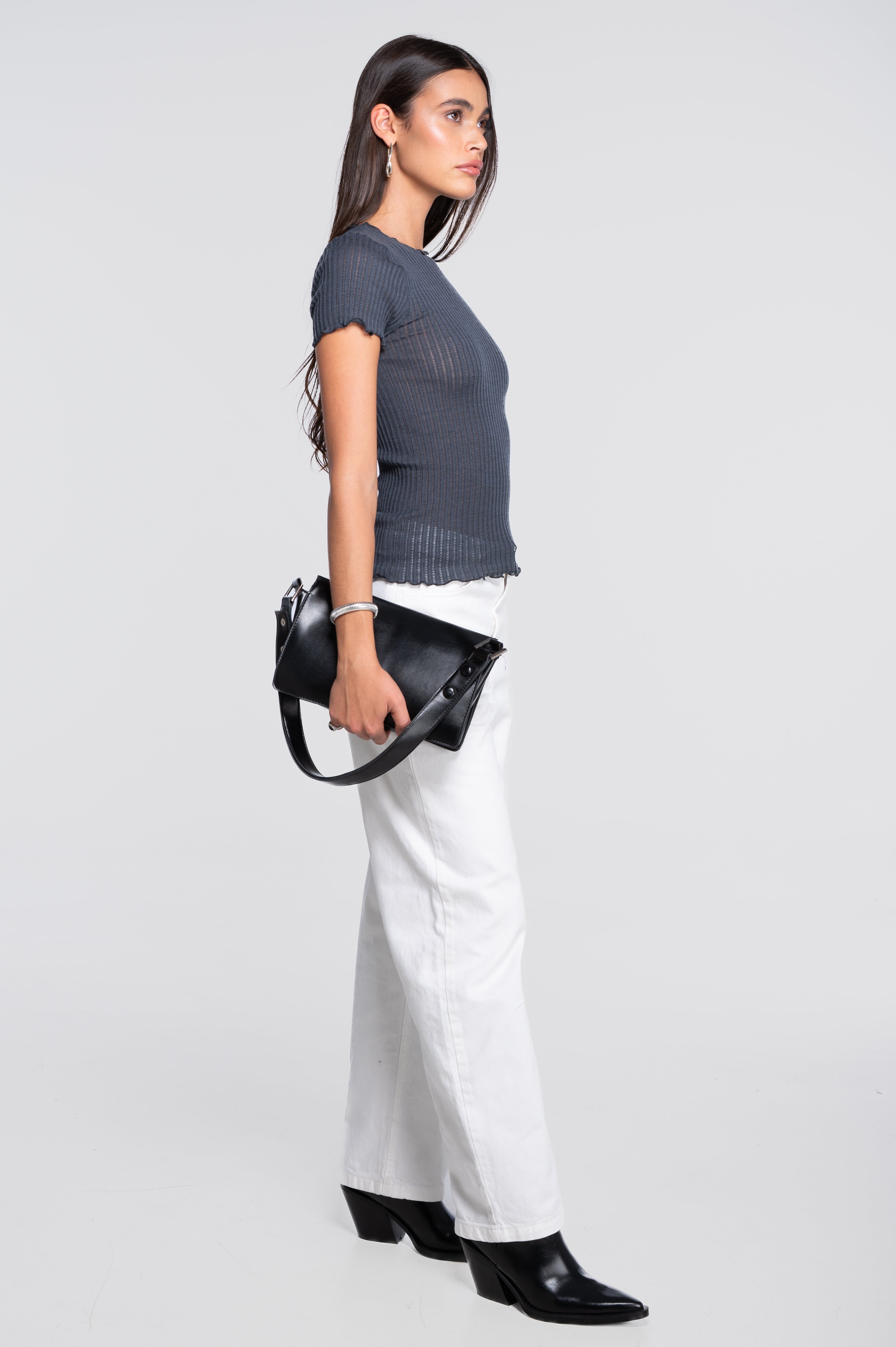 Short sleeves roundneck top in ajouré wool and silk 7493