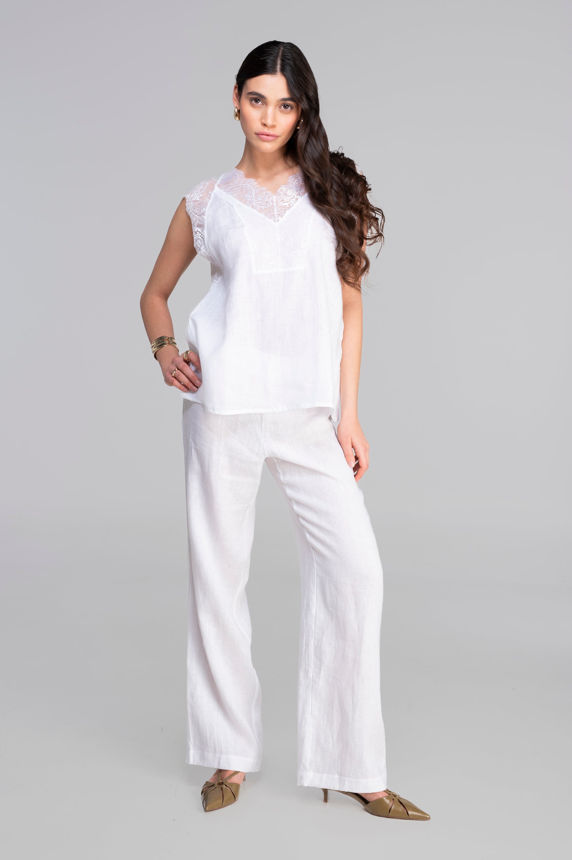 Linen short sleeves shirt with chantilly lace 7521