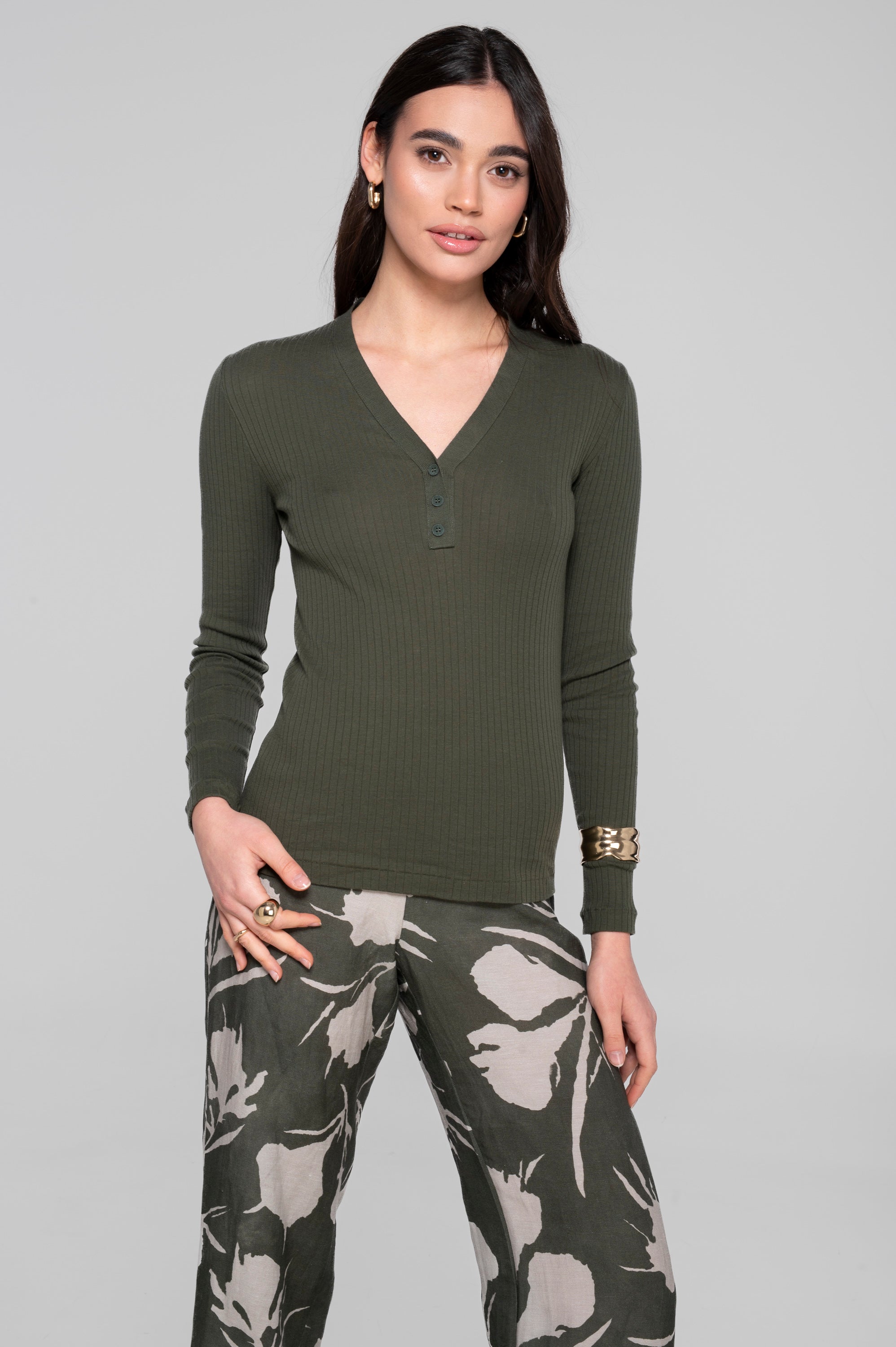 Cotton long sleeves henley shirt 7565