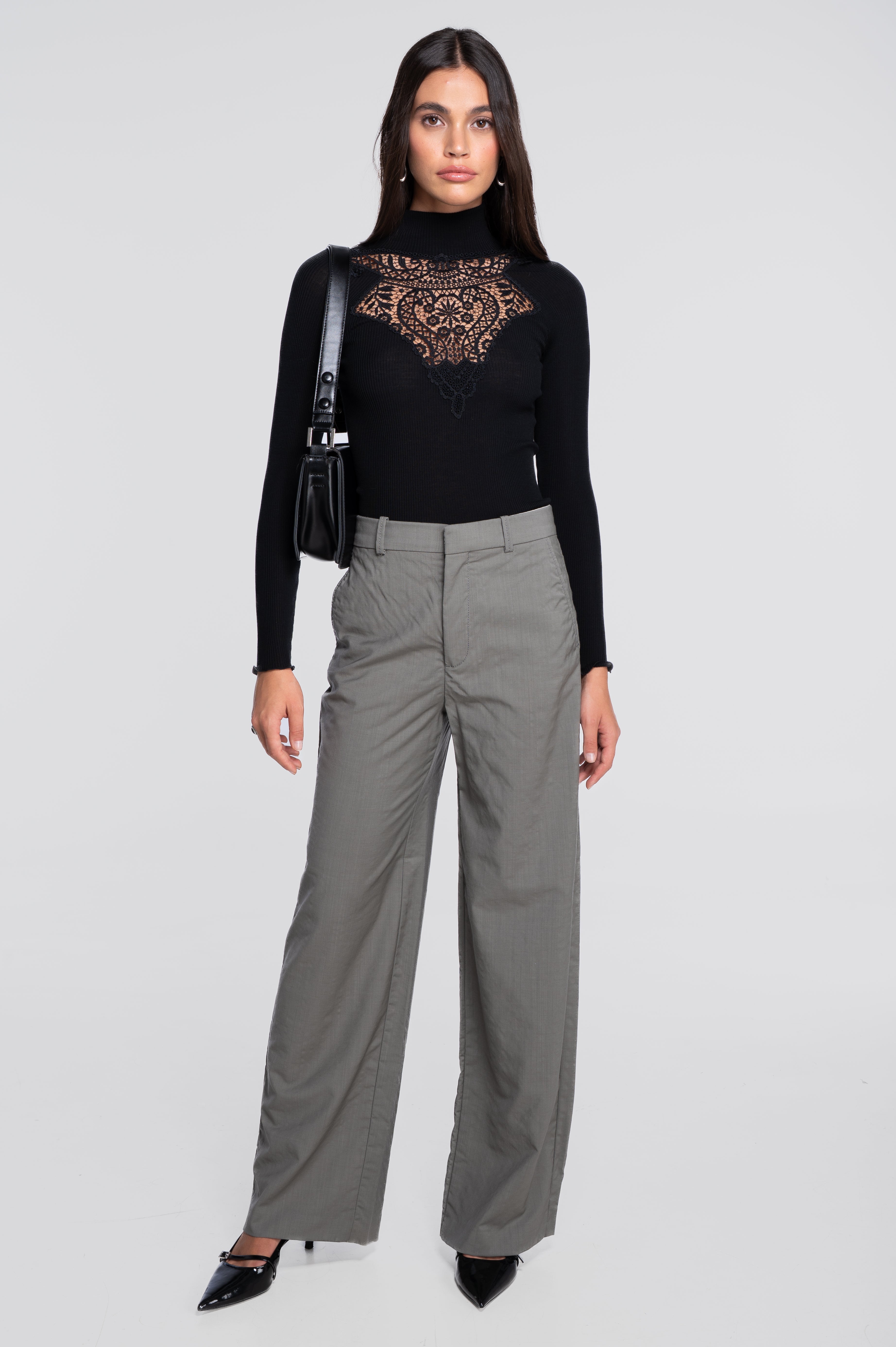 Long sleeves mock neck shirt with vintage macramé motif 7608