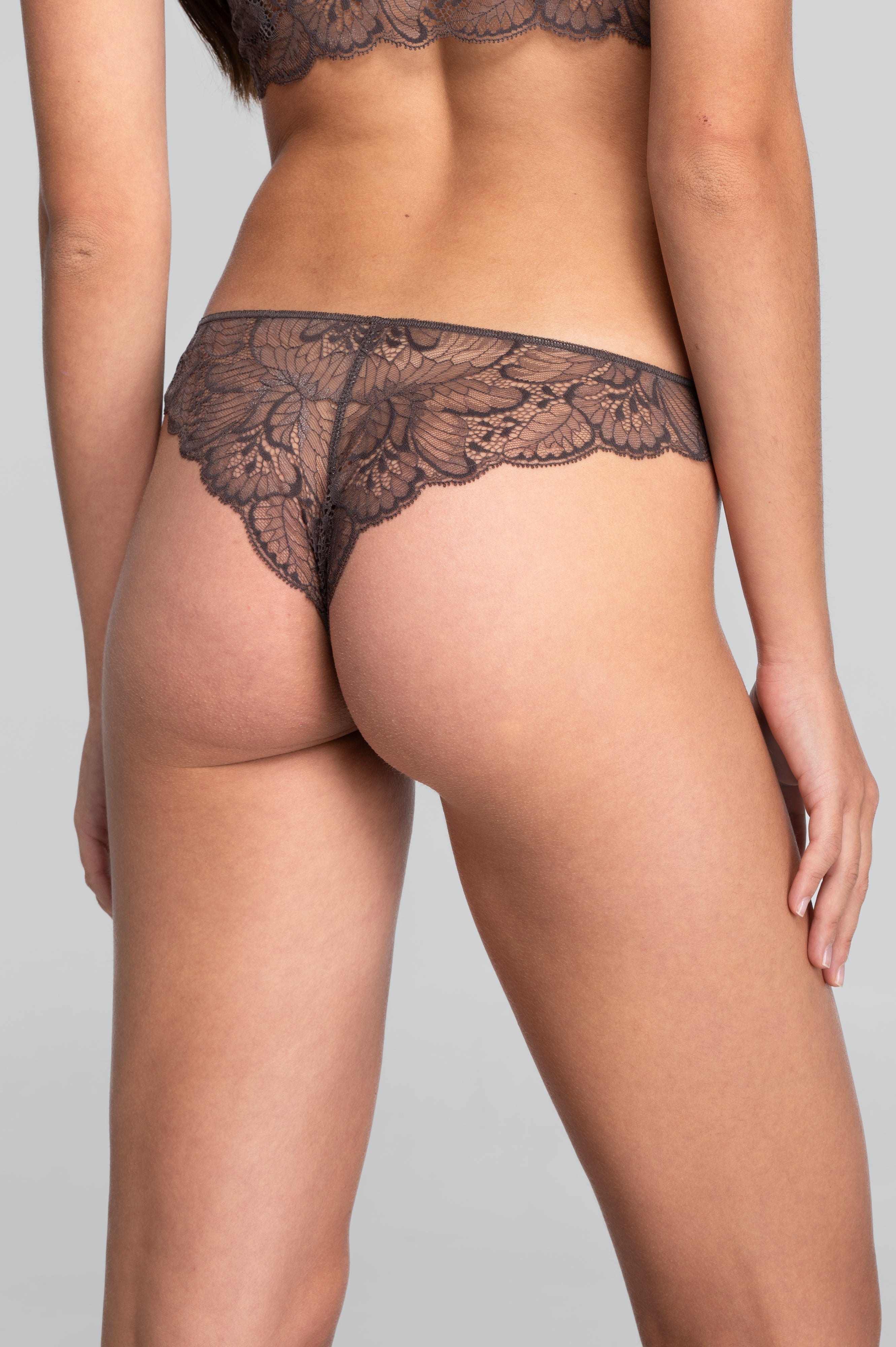 Brazilian briefs in Leavers lace 7617