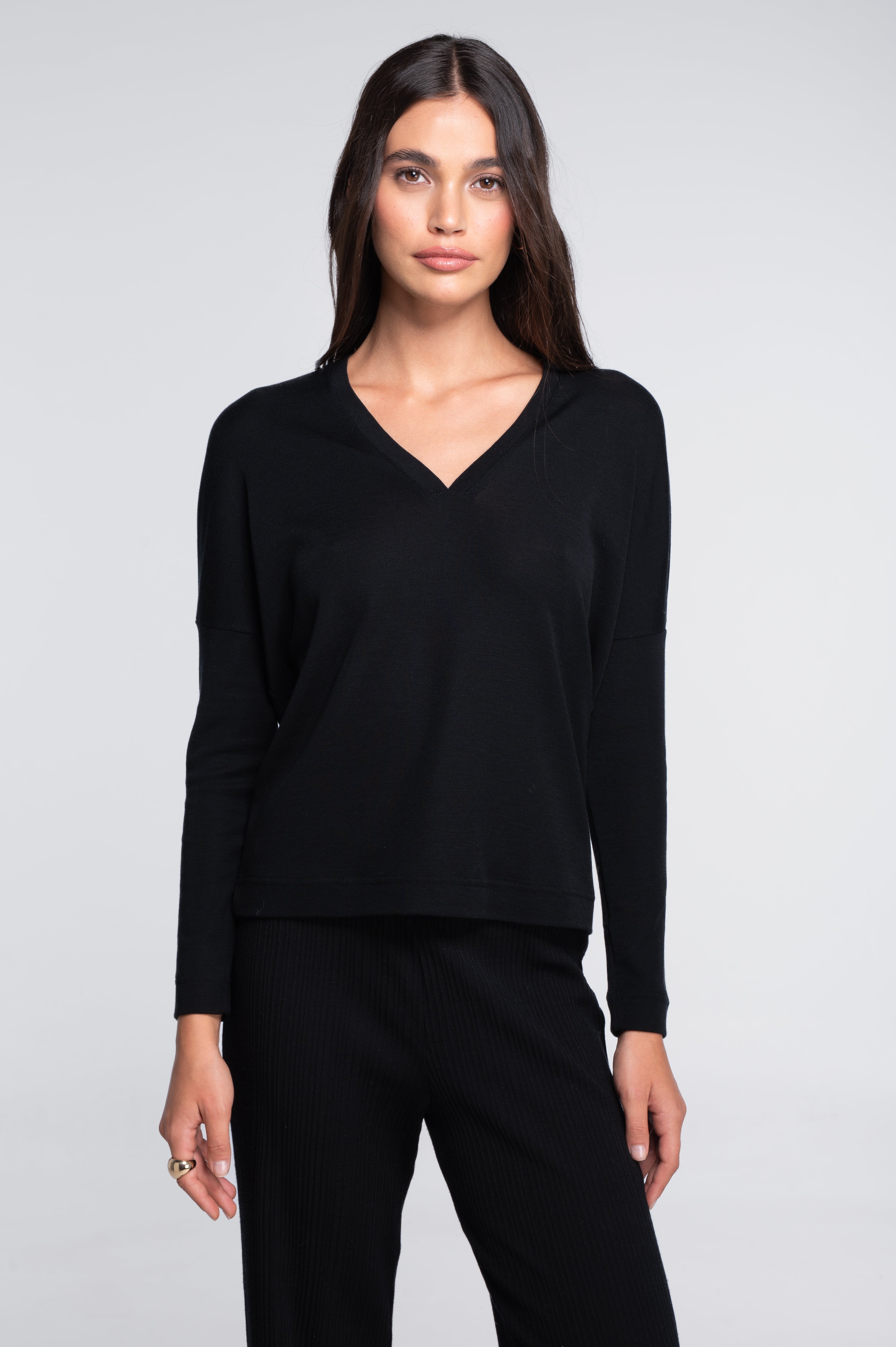 Wool and silk long sleeves V neck shirt 7636