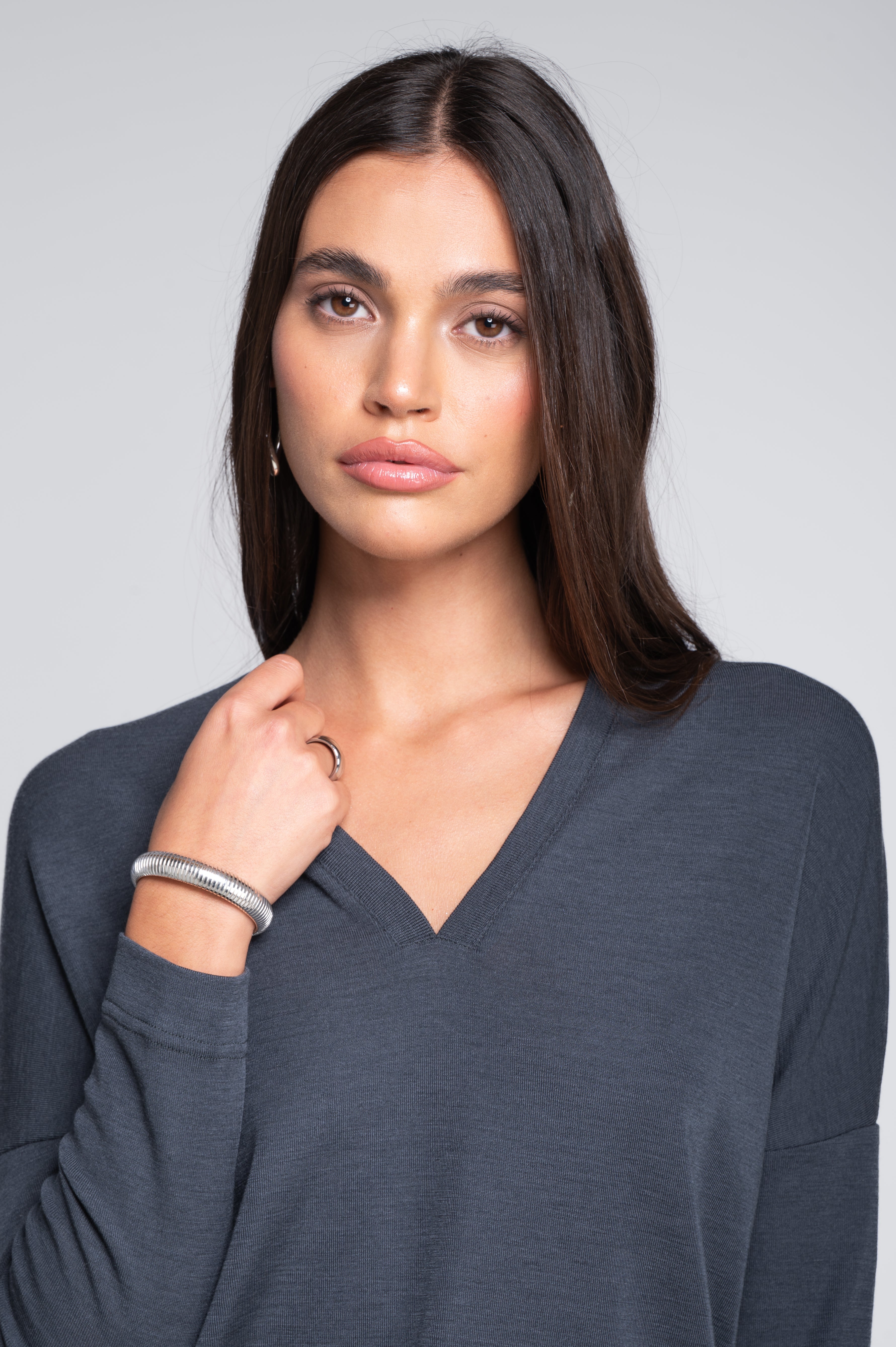 Wool and silk long sleeves V neck shirt 7636