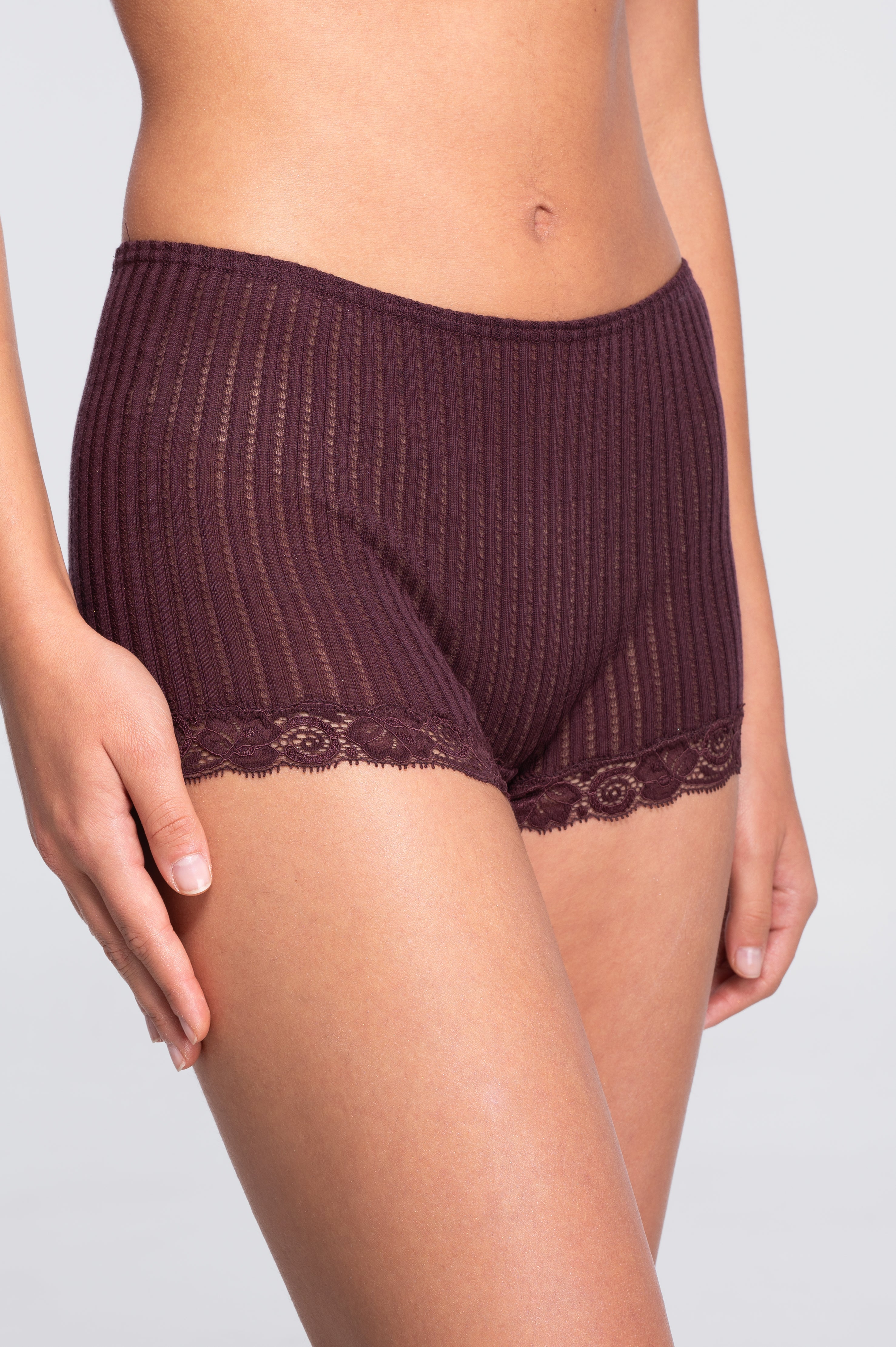 Mid-rise panties in ajouré wool and silk with Leavers lace 7645