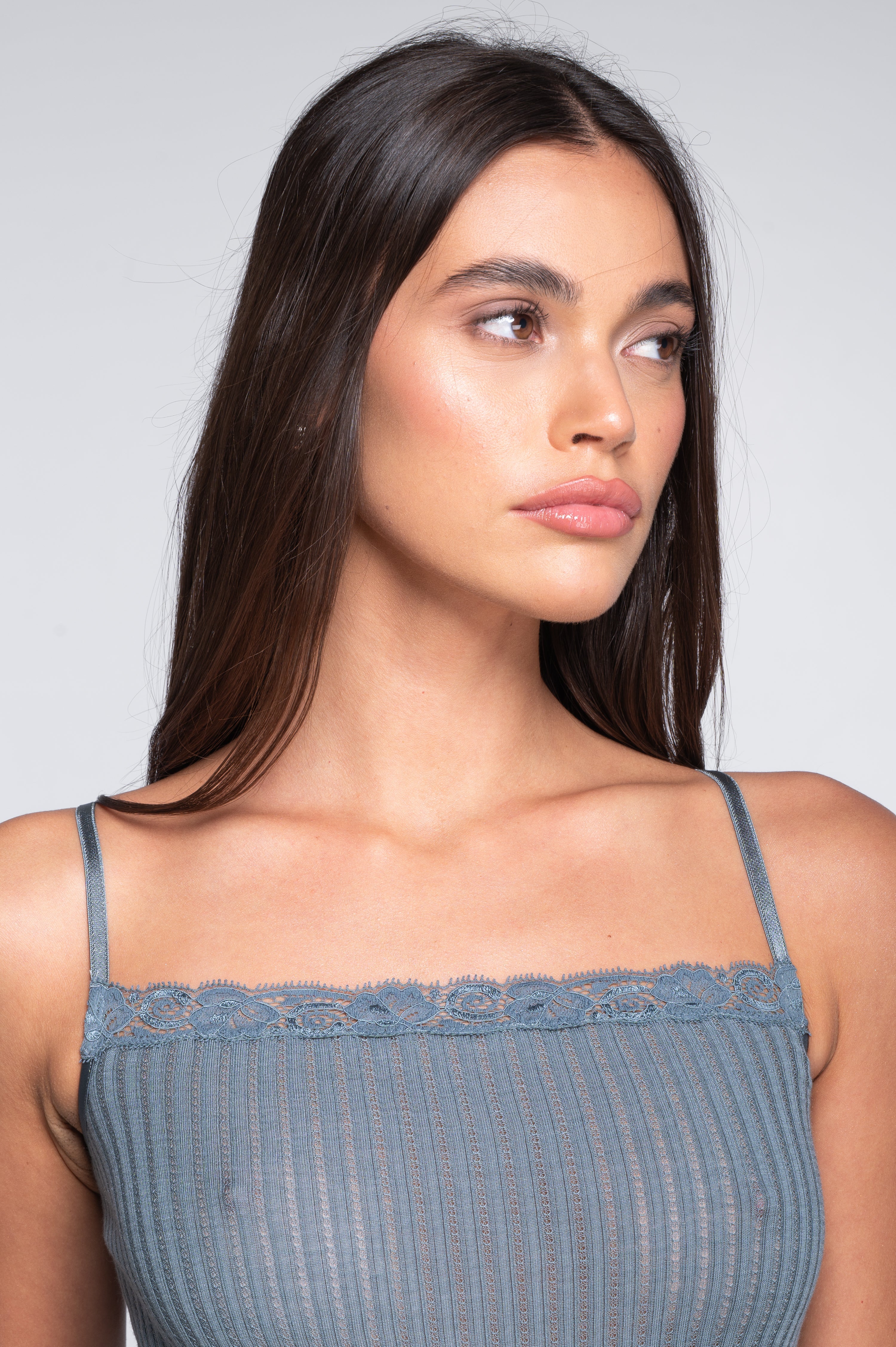 Straight neckline camisole top in ajouré wool and silk with Leavers lace 7646