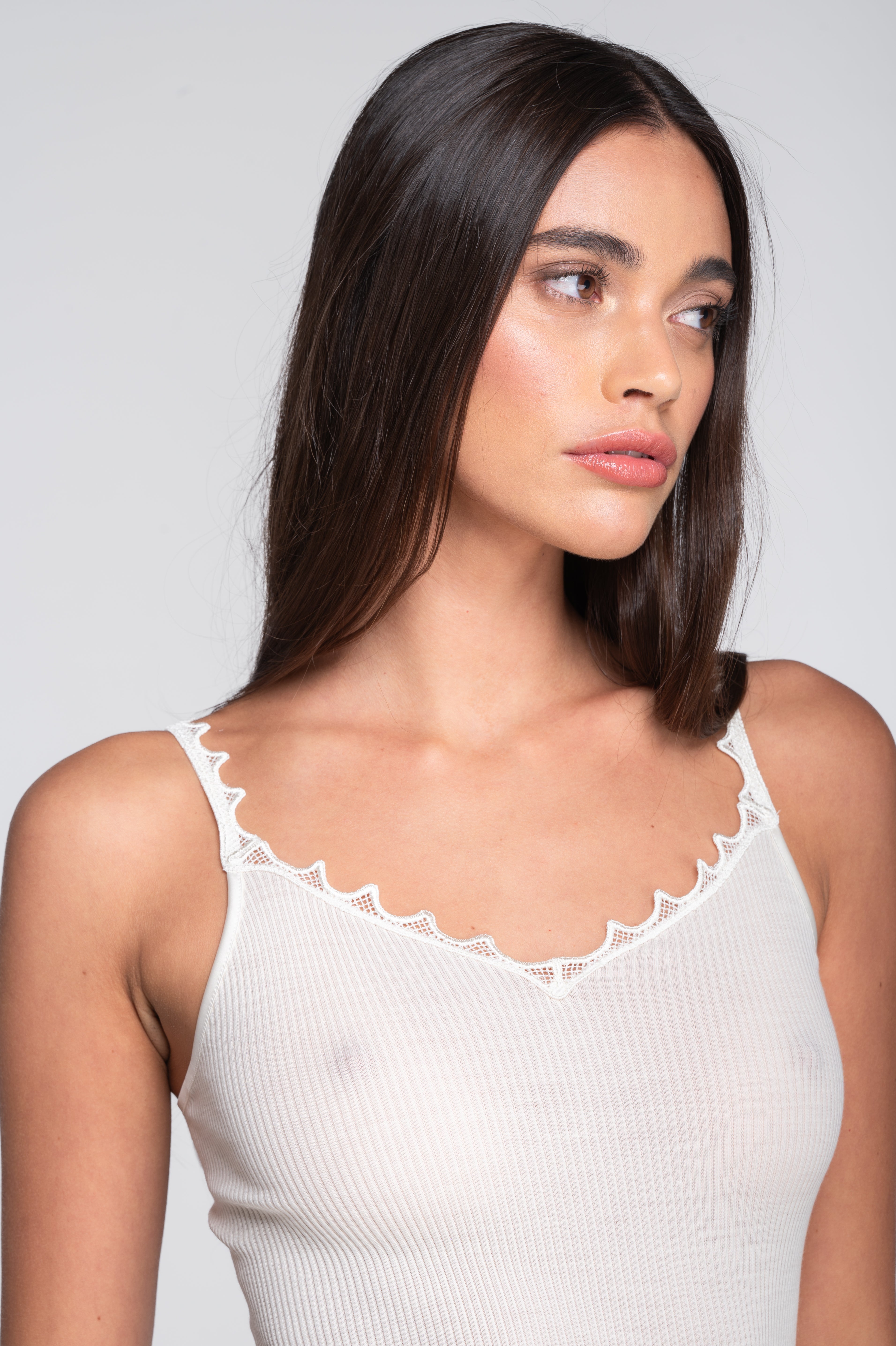 Wool and silk camisole top with macramé trim 7654