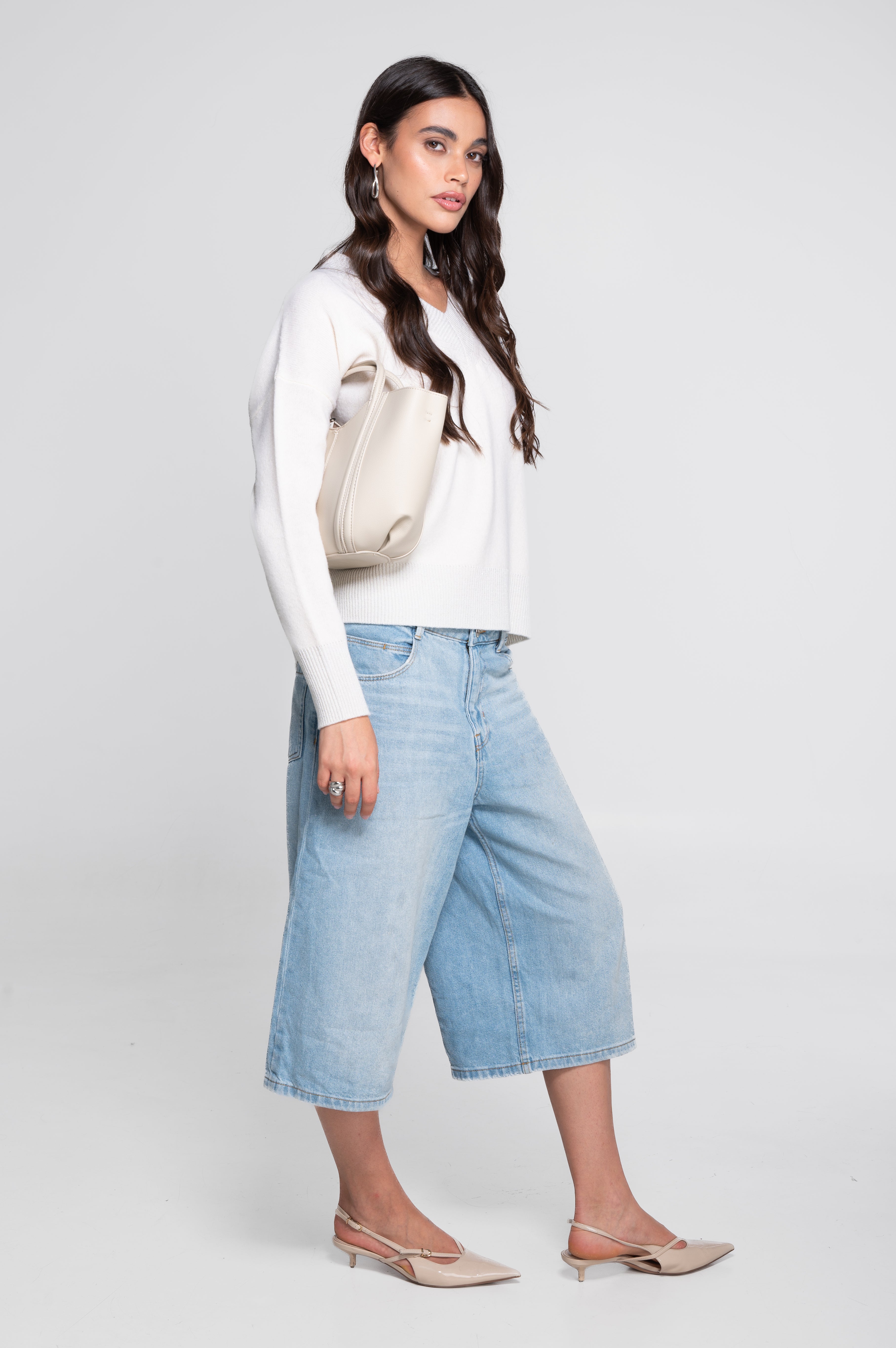 V neck pullover in pure carded wool with lurex details 7672L