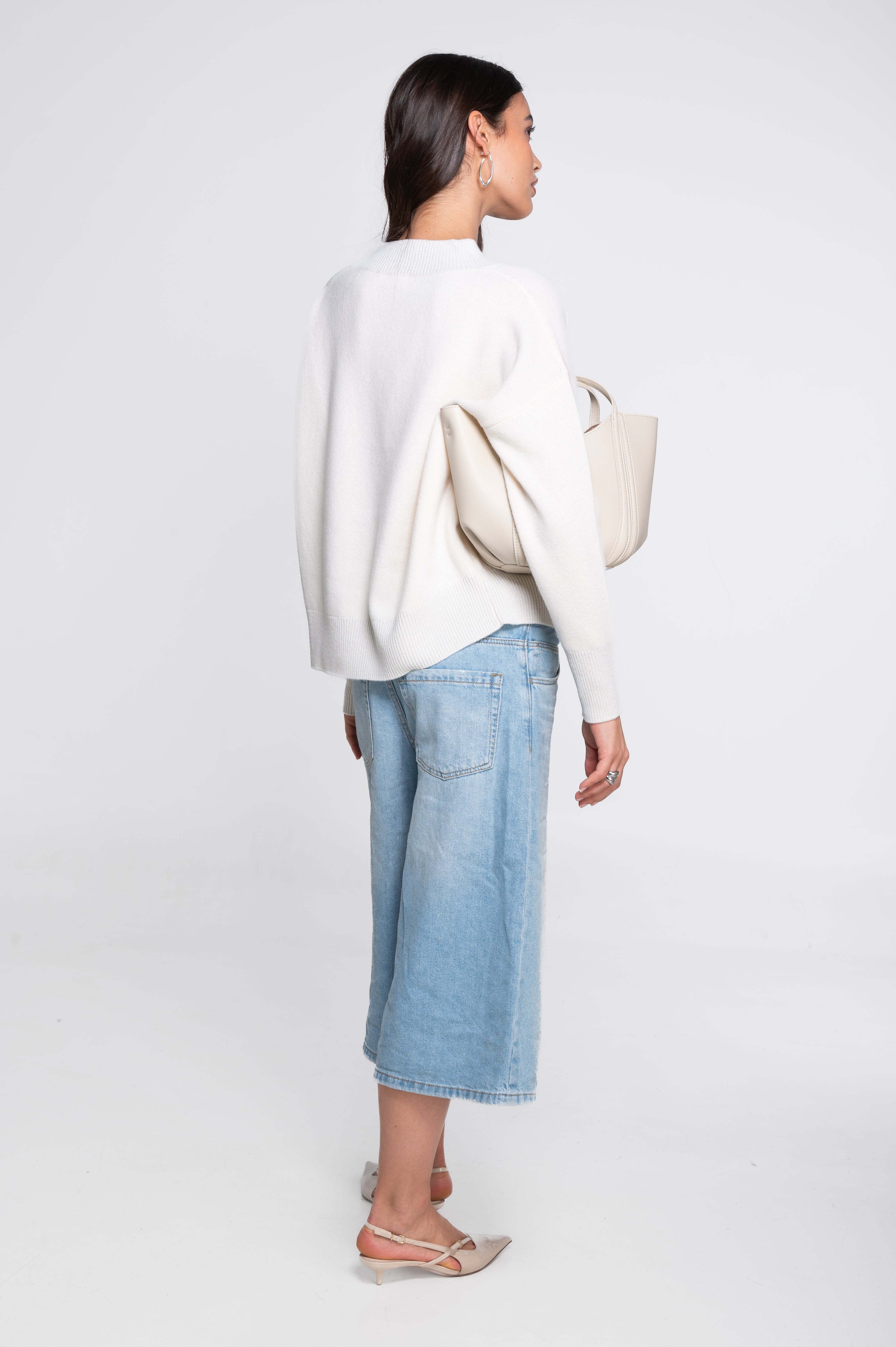 V neck pullover in pure carded wool with lurex details 7672L