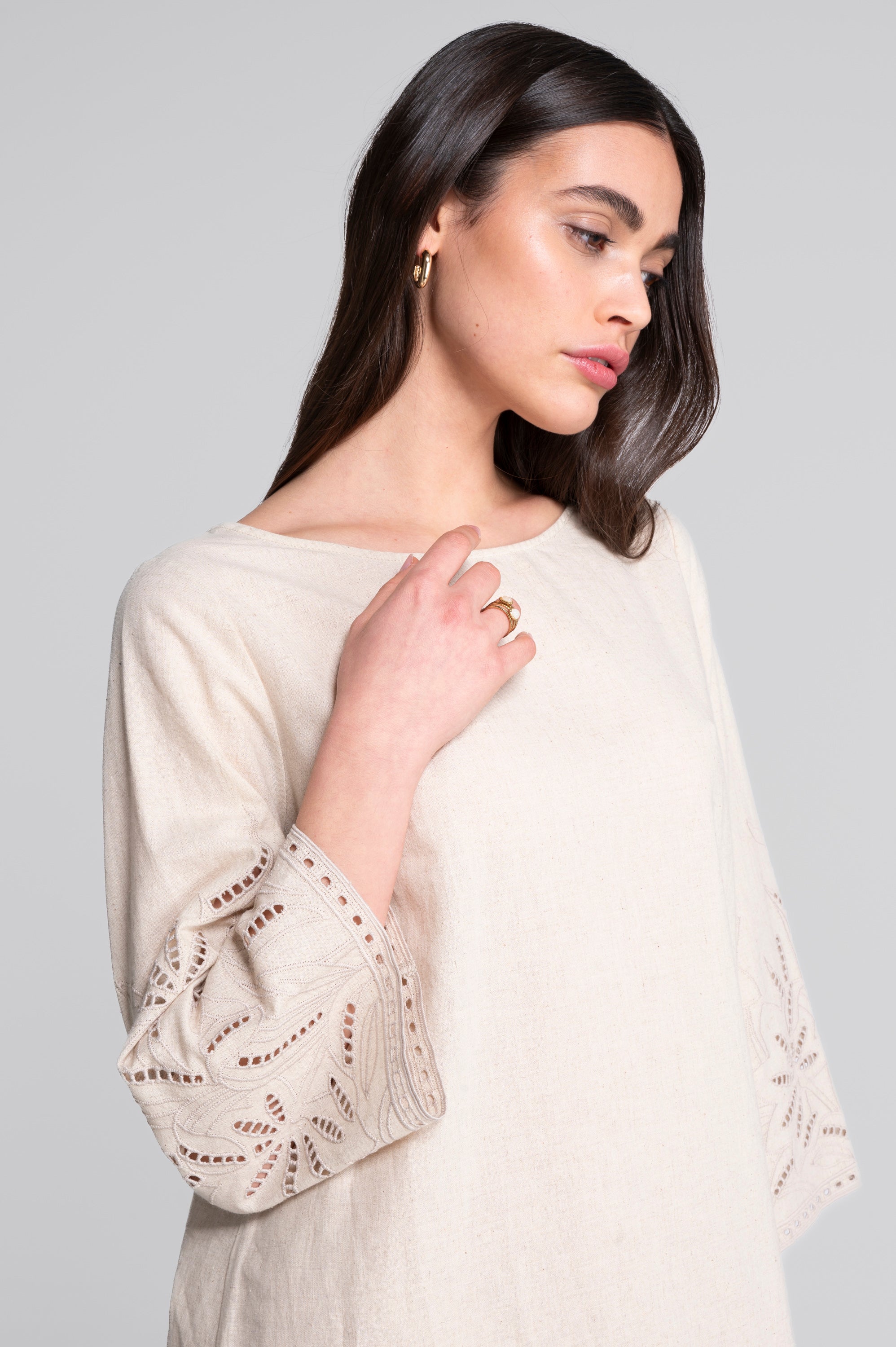 Cotton-linen dress with foliage embroidery 7532