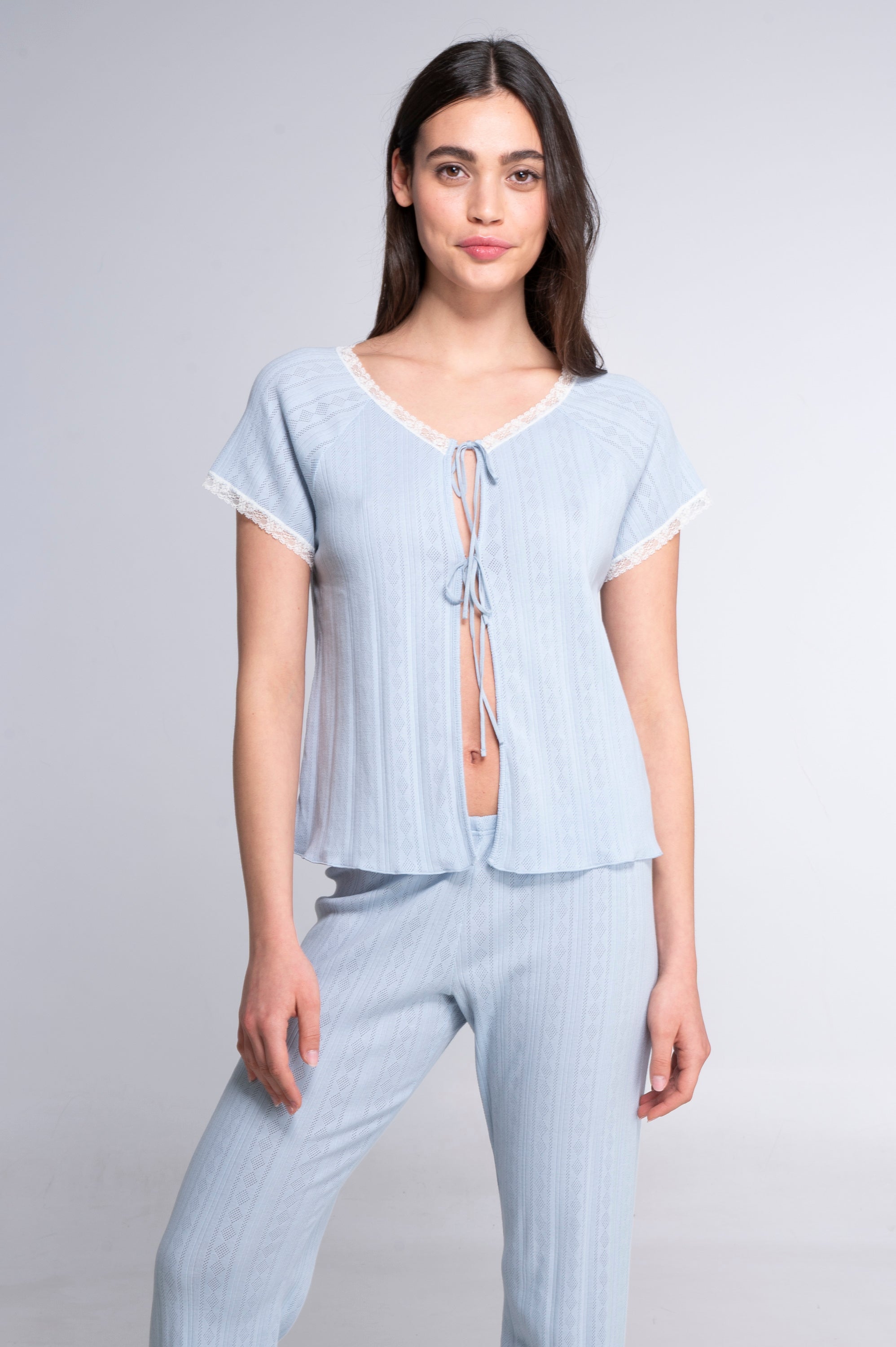 Short-sleeve blouse in ajouré cotton 7548