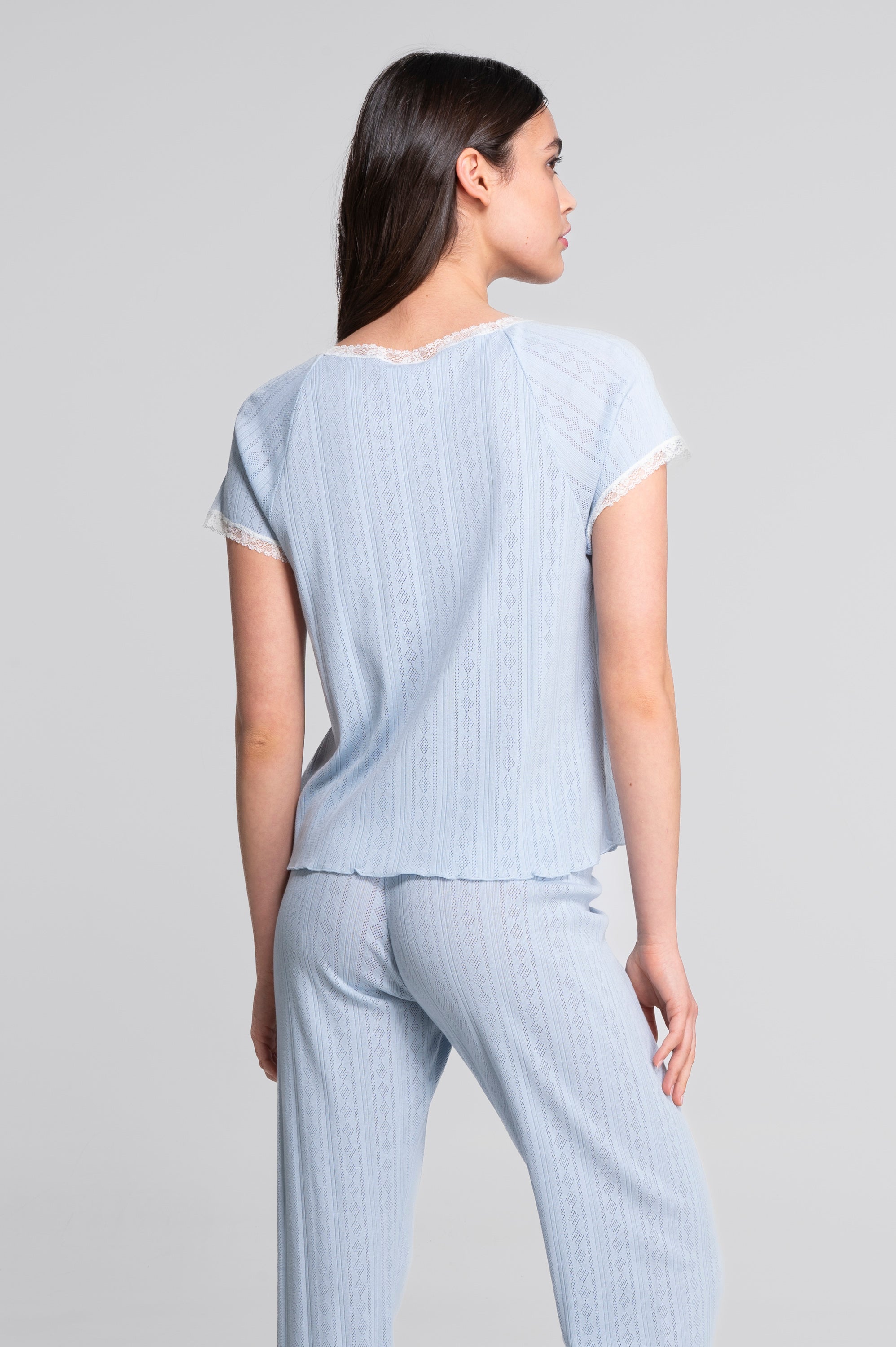 Short-sleeve blouse in ajouré cotton 7548