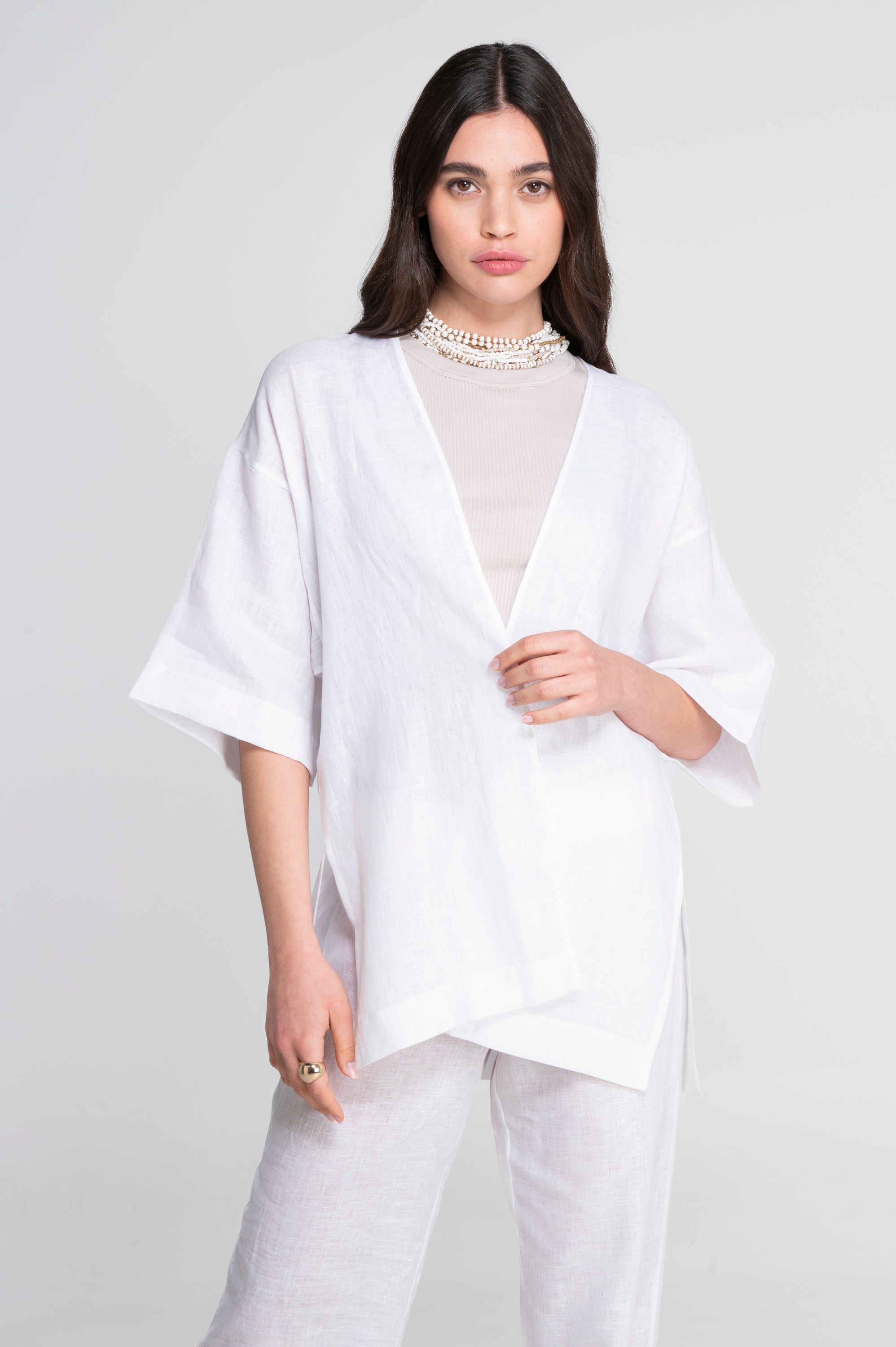 Linen kimono with flared sleeves and side slits 7553L
