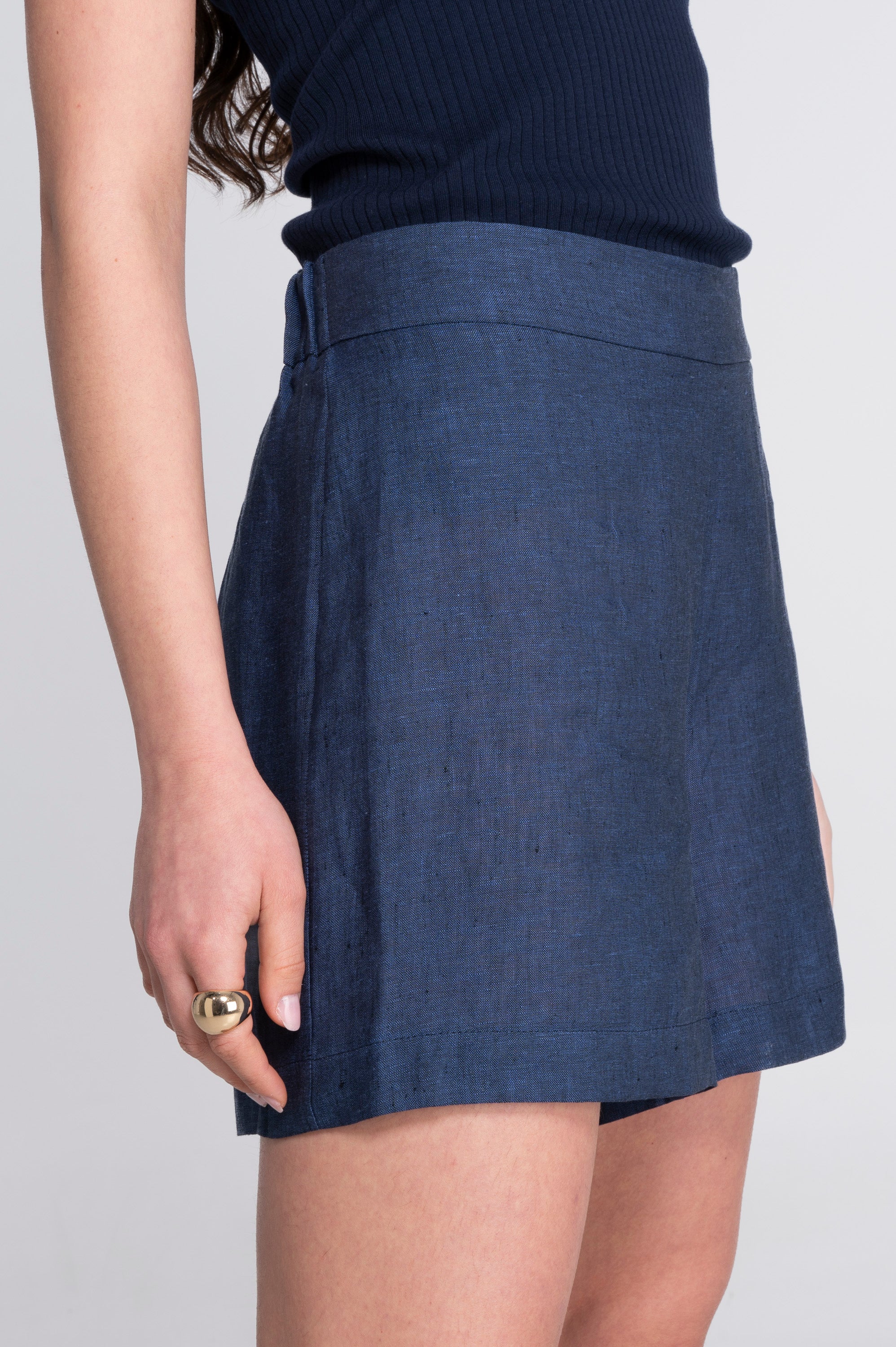 Flared linen shorts 7537L