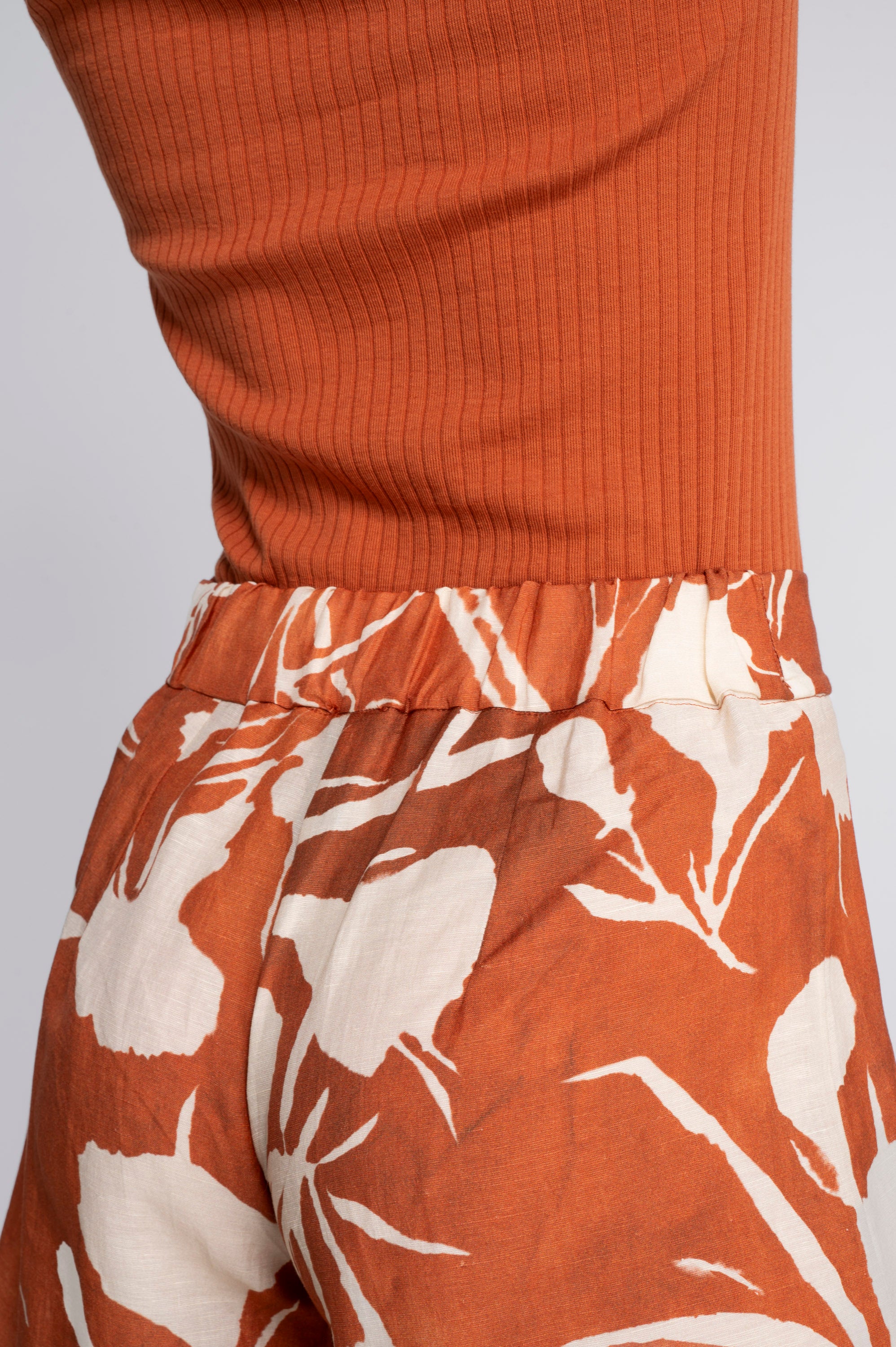 Flared printed linen-viscose shorts 7537VL