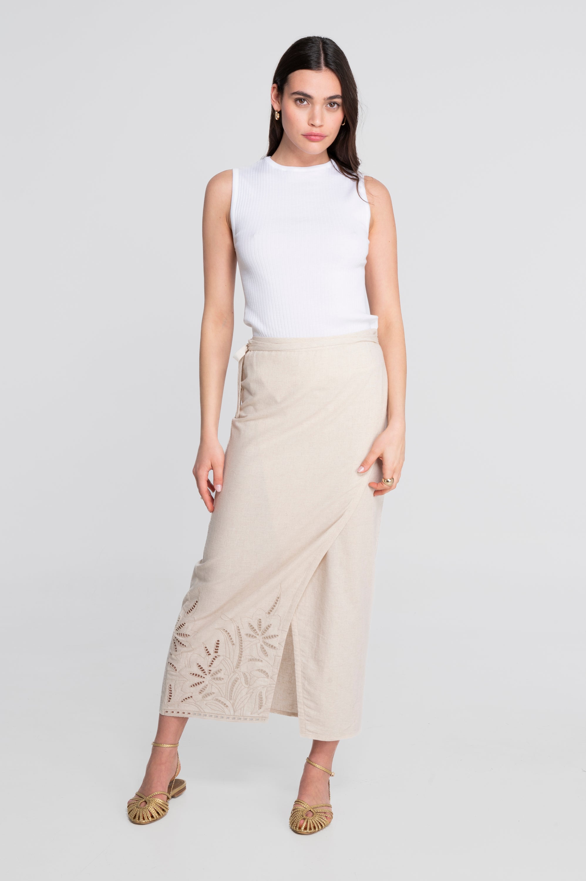 Long wrap skirt in cotton-linen with foliage embroidery 7535