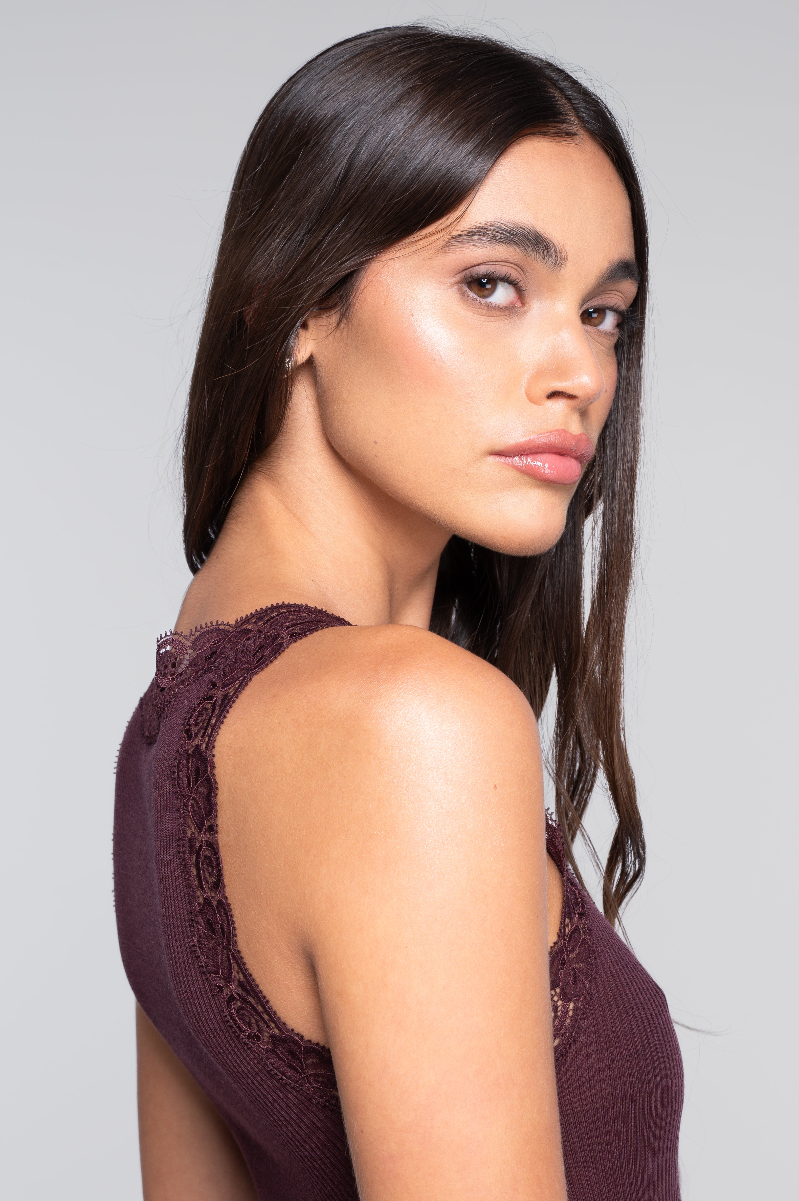 Wool and silk tank top with Leavers lace 3410