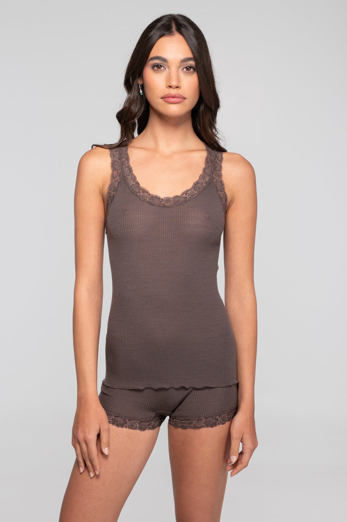 Wool and silk tank top with Leavers lace 3410