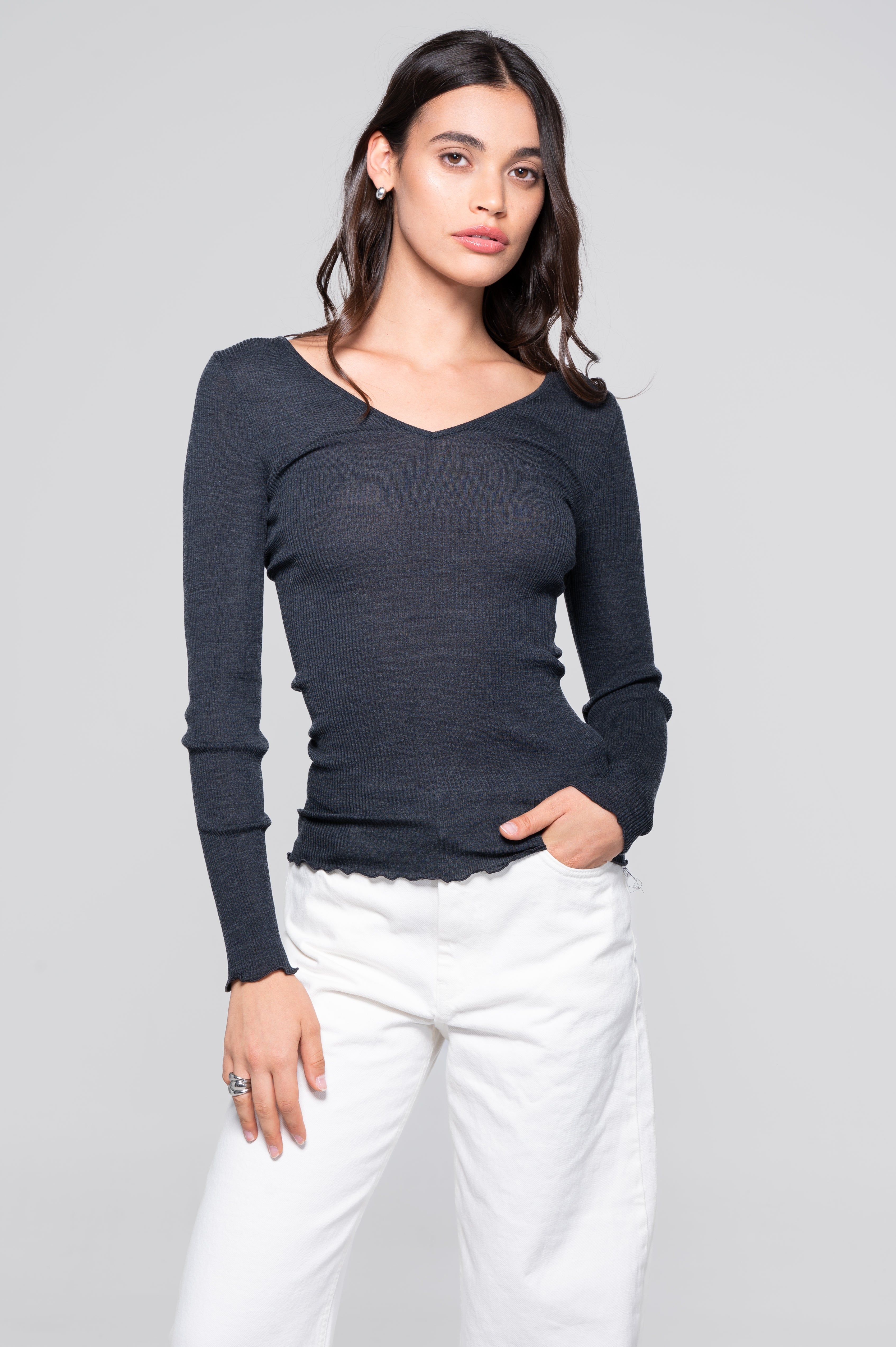 Wool and silk long sleeves V neck shirt 3486