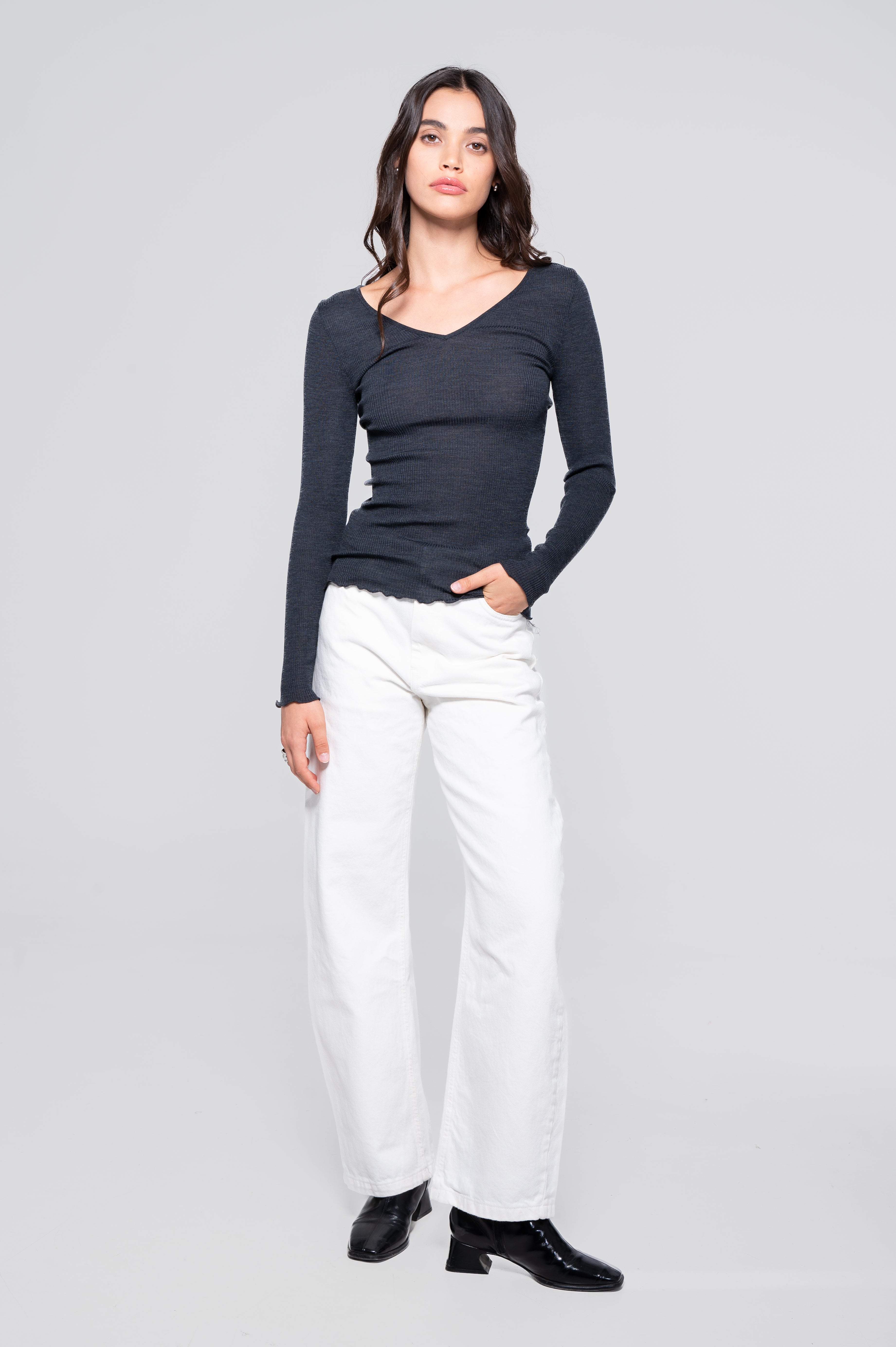 Wool and silk long sleeves V neck shirt 3486