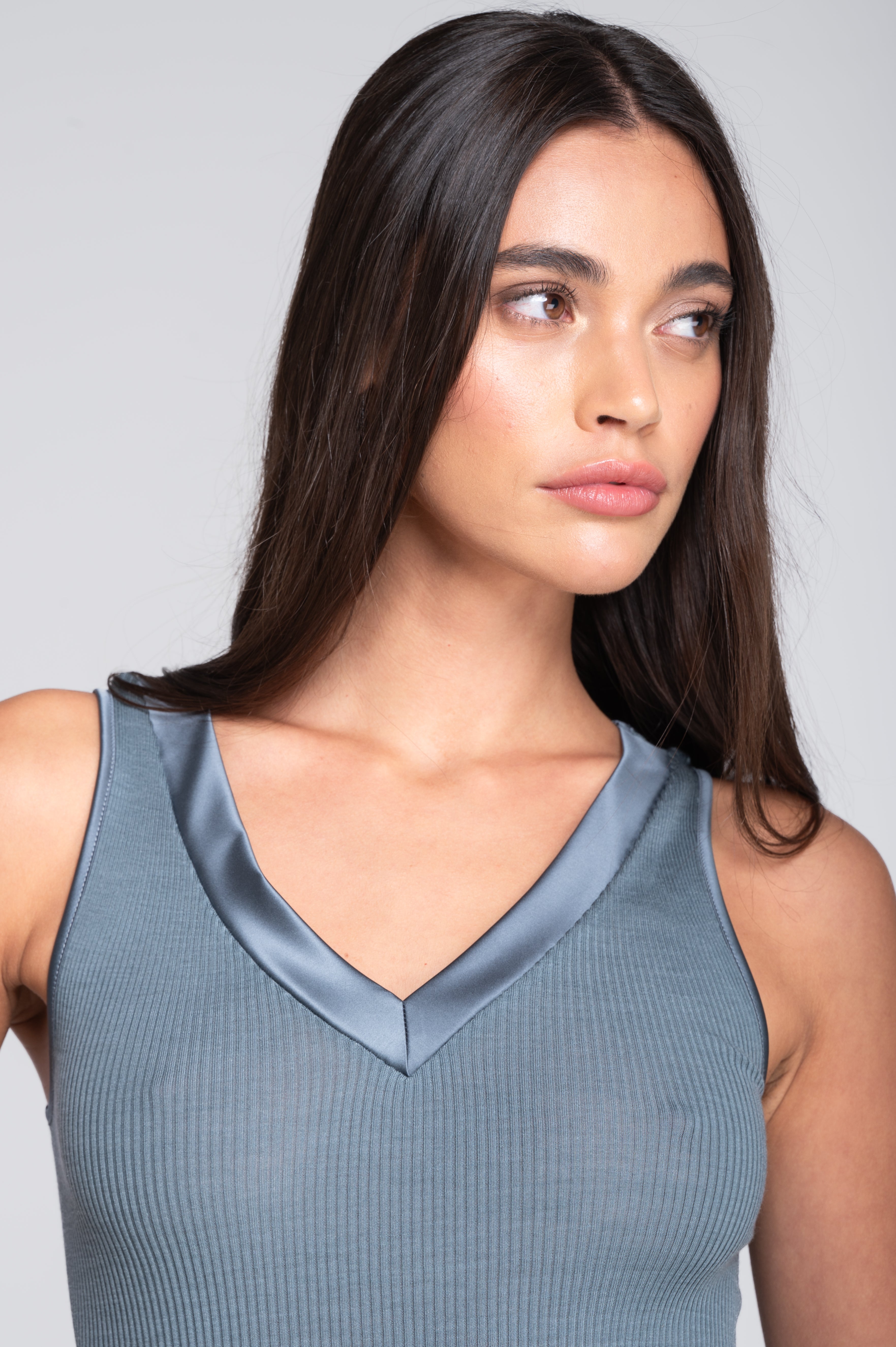 Wool and silk tank top with Leavers lace 4247