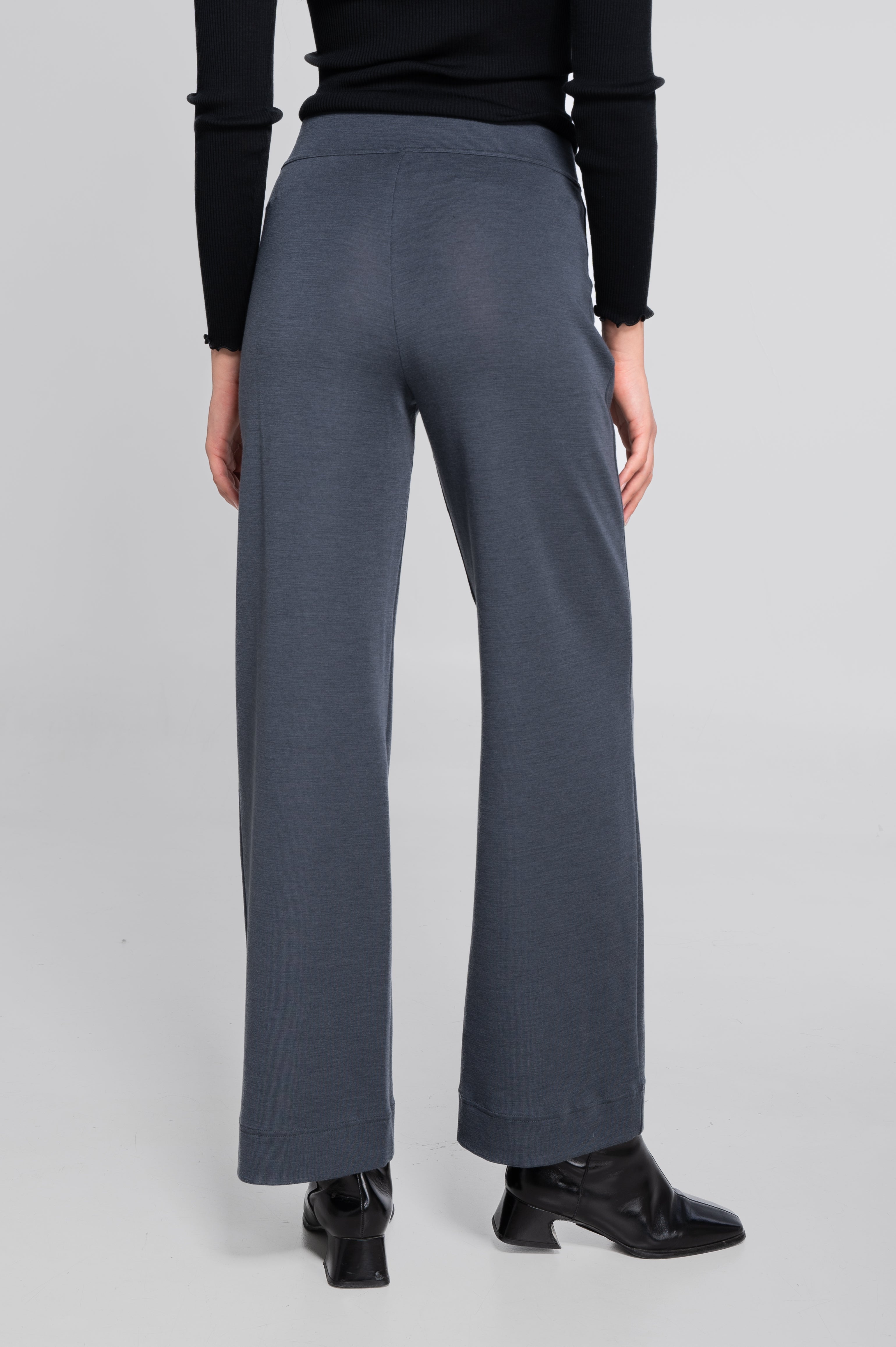 Wide-leg wool and silk trousers 5681
