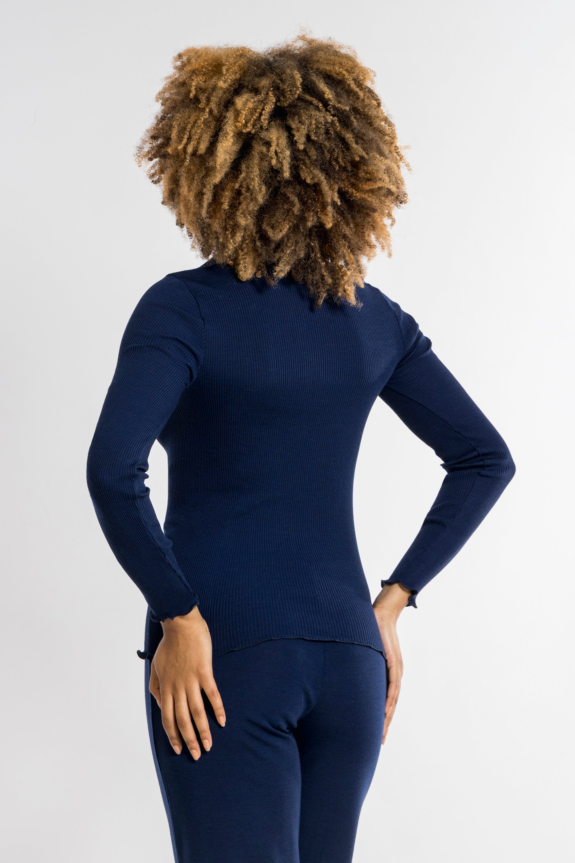 Wool and silk long sleeves shirt with satin opening 6350