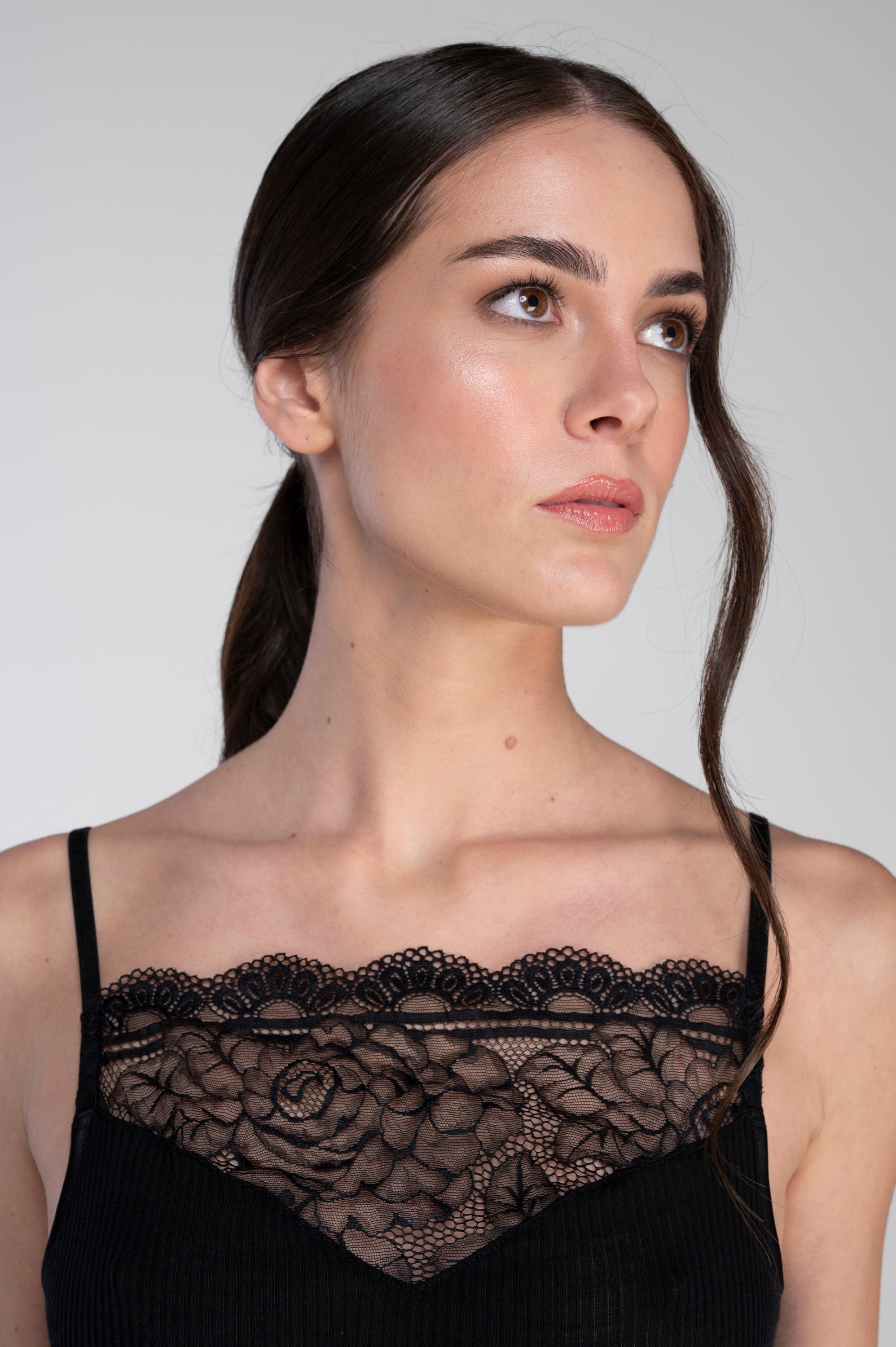 Wool and silk camisole top with Leavers lace 7411