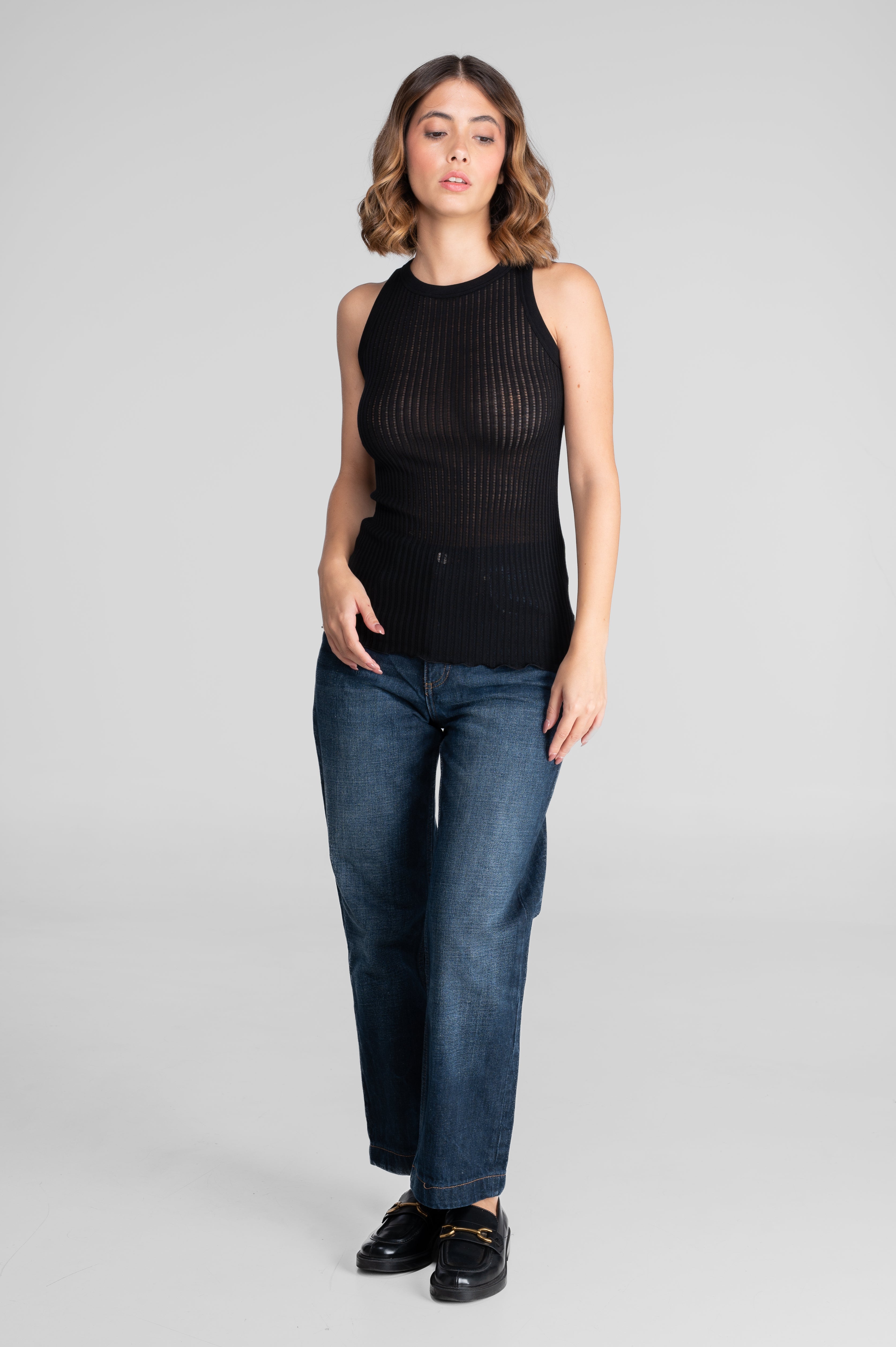 Sleeveless halterneck top in ajouré wool and silk 7490