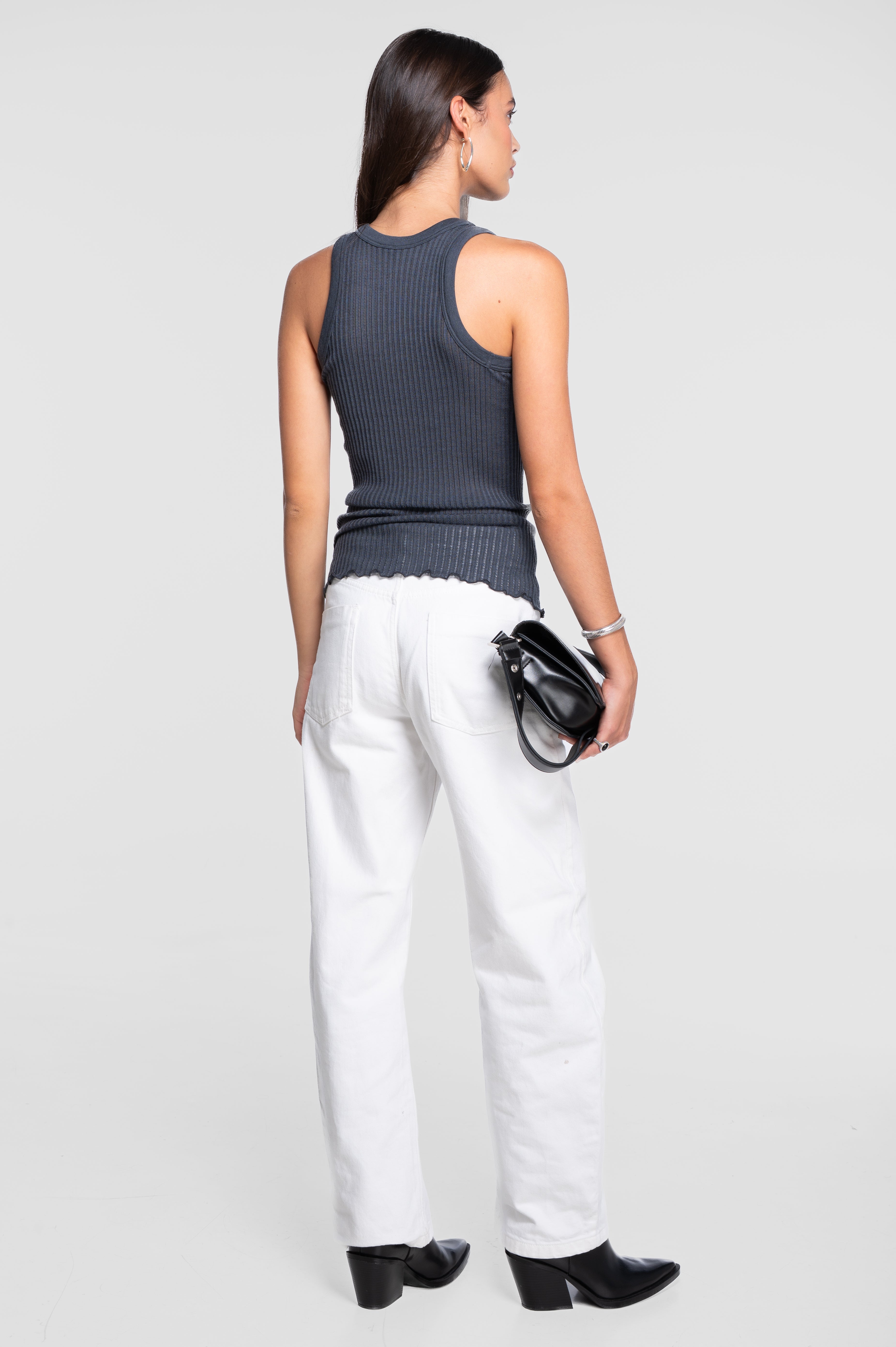 Sleeveless halterneck top in ajouré wool and silk 7490