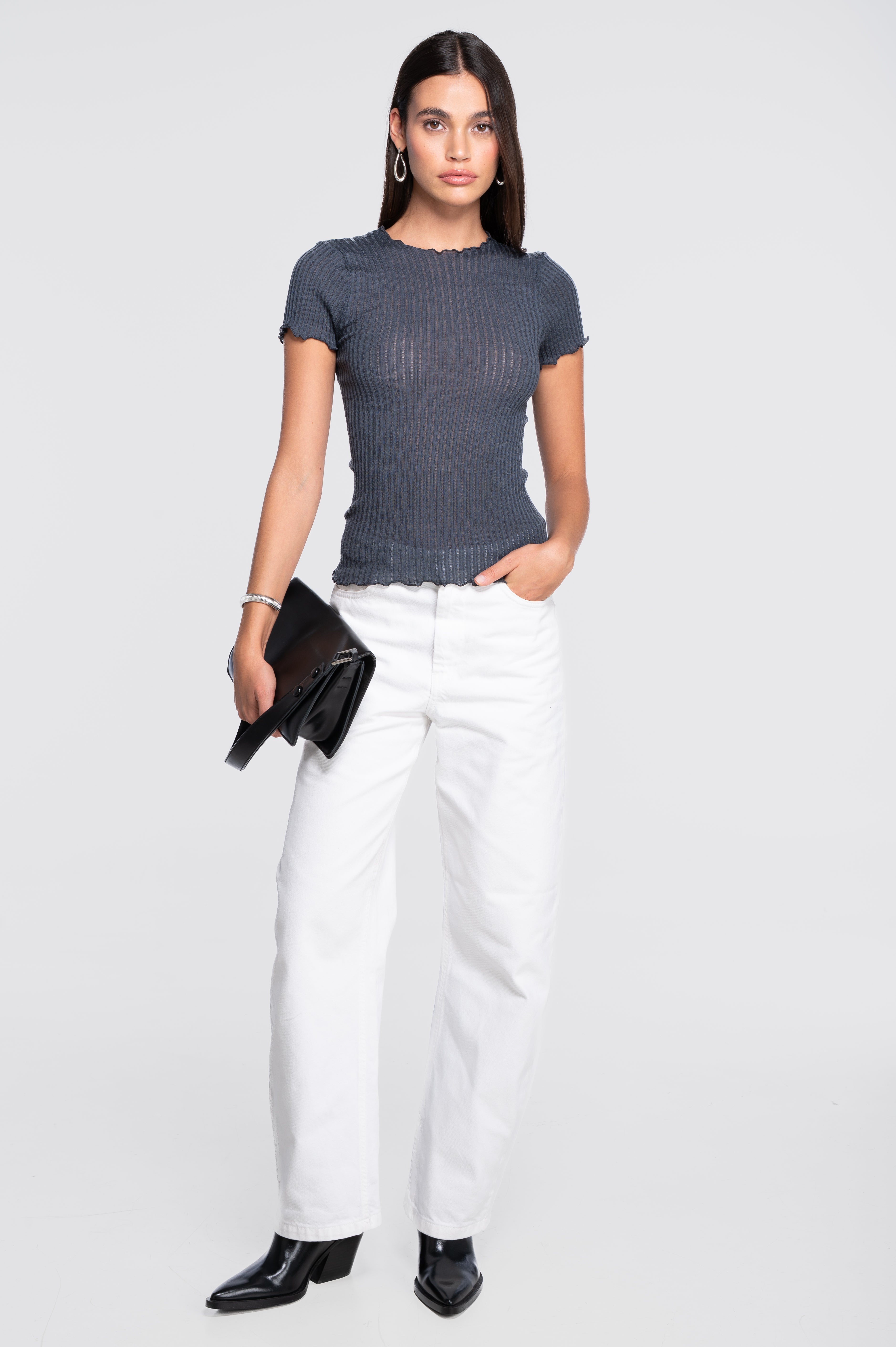 Short sleeves roundneck top in ajouré wool and silk 7493