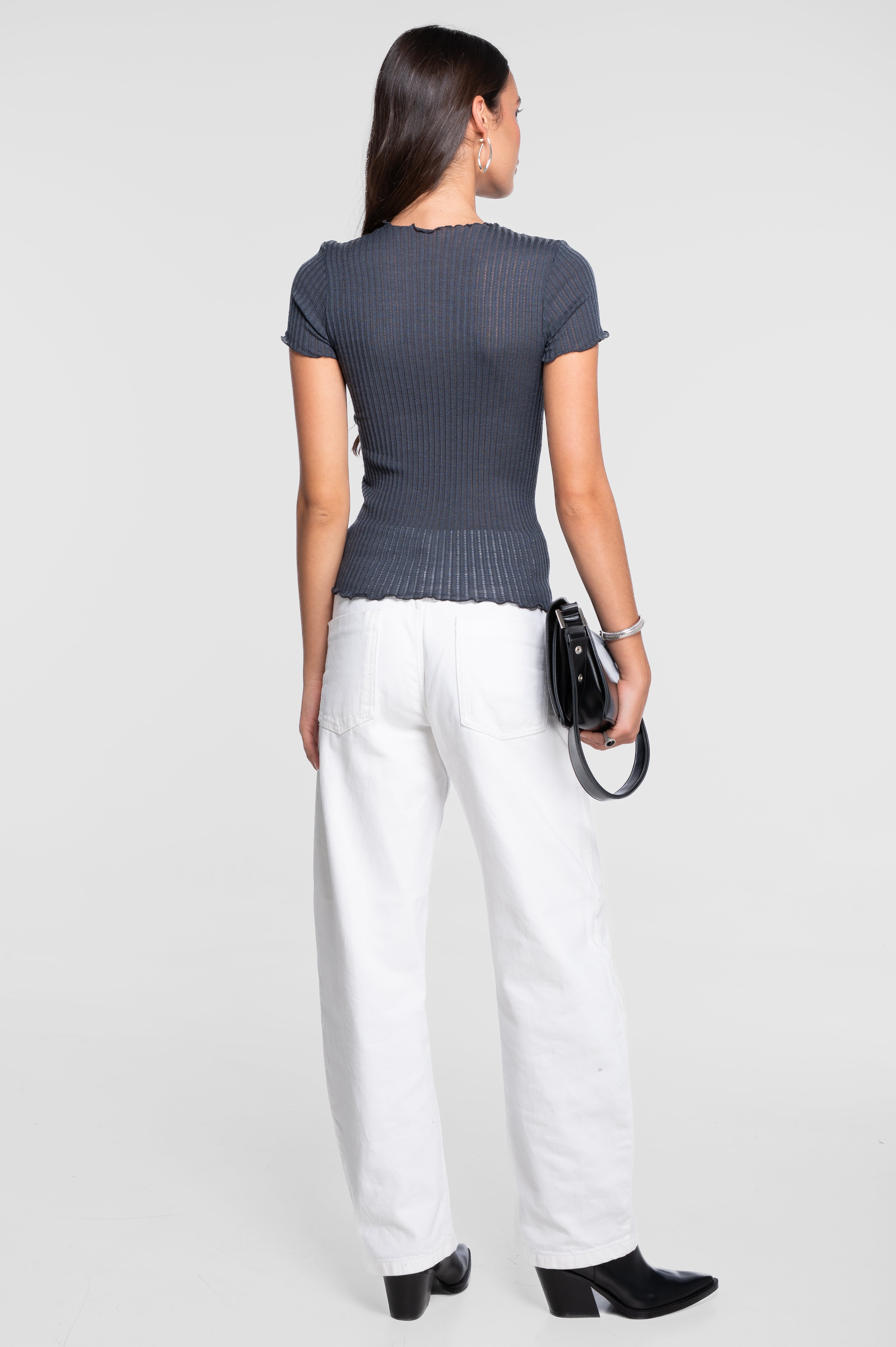 Short sleeves roundneck top in ajouré wool and silk 7493