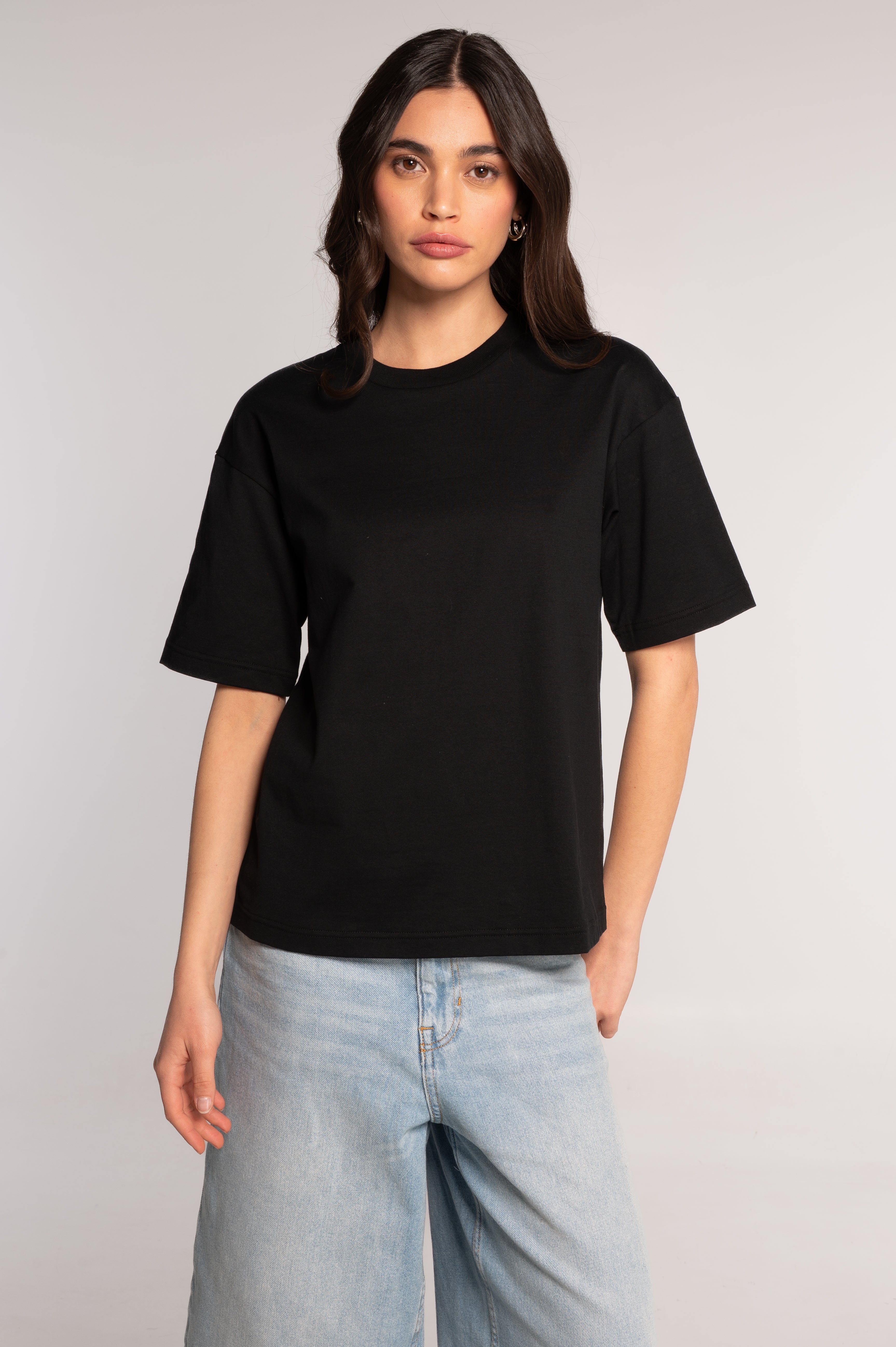 Round neck T-shirt in heavyweight jersey cotton 7571