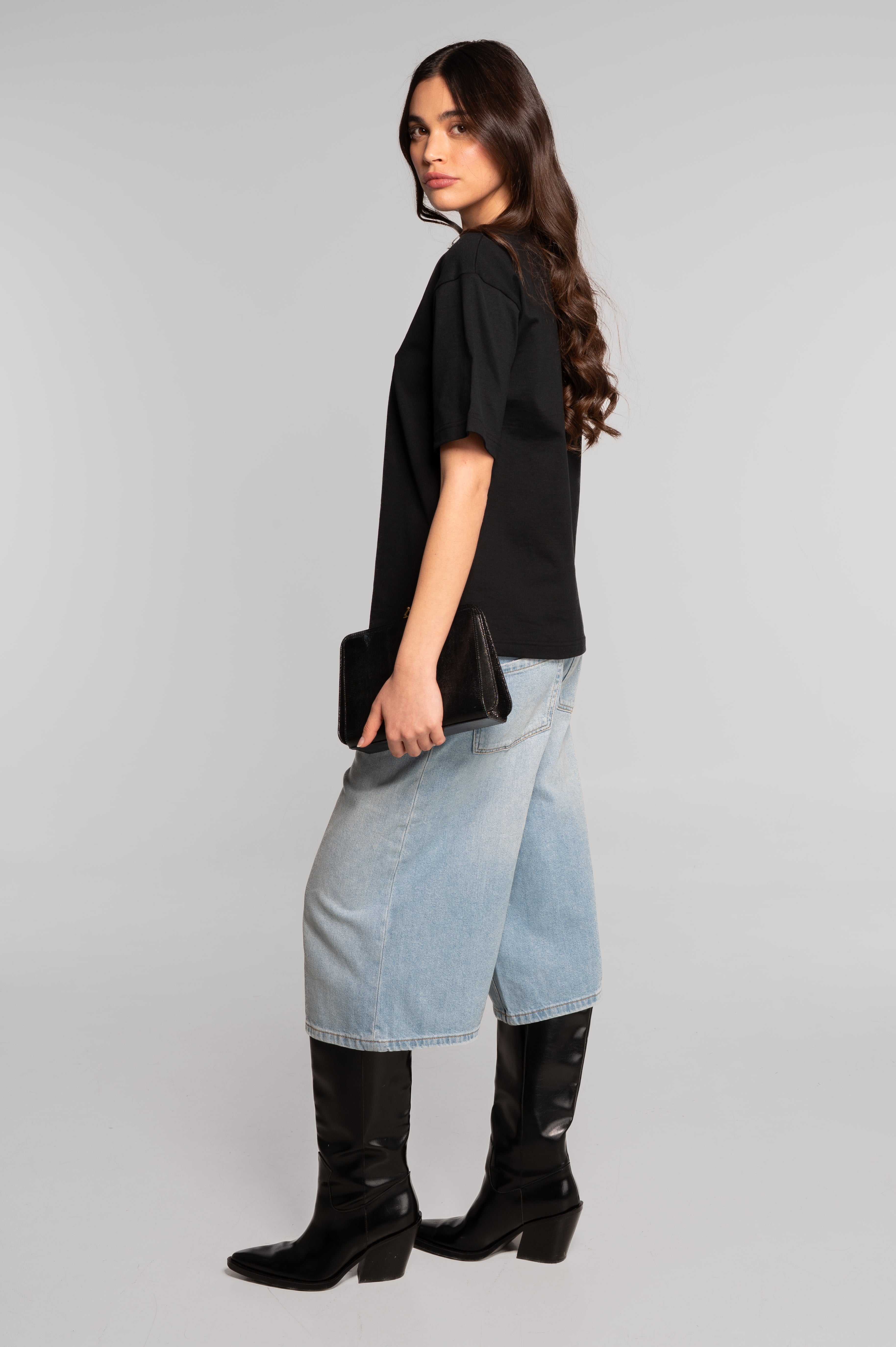 Round neck T-shirt in heavyweight jersey cotton 7571