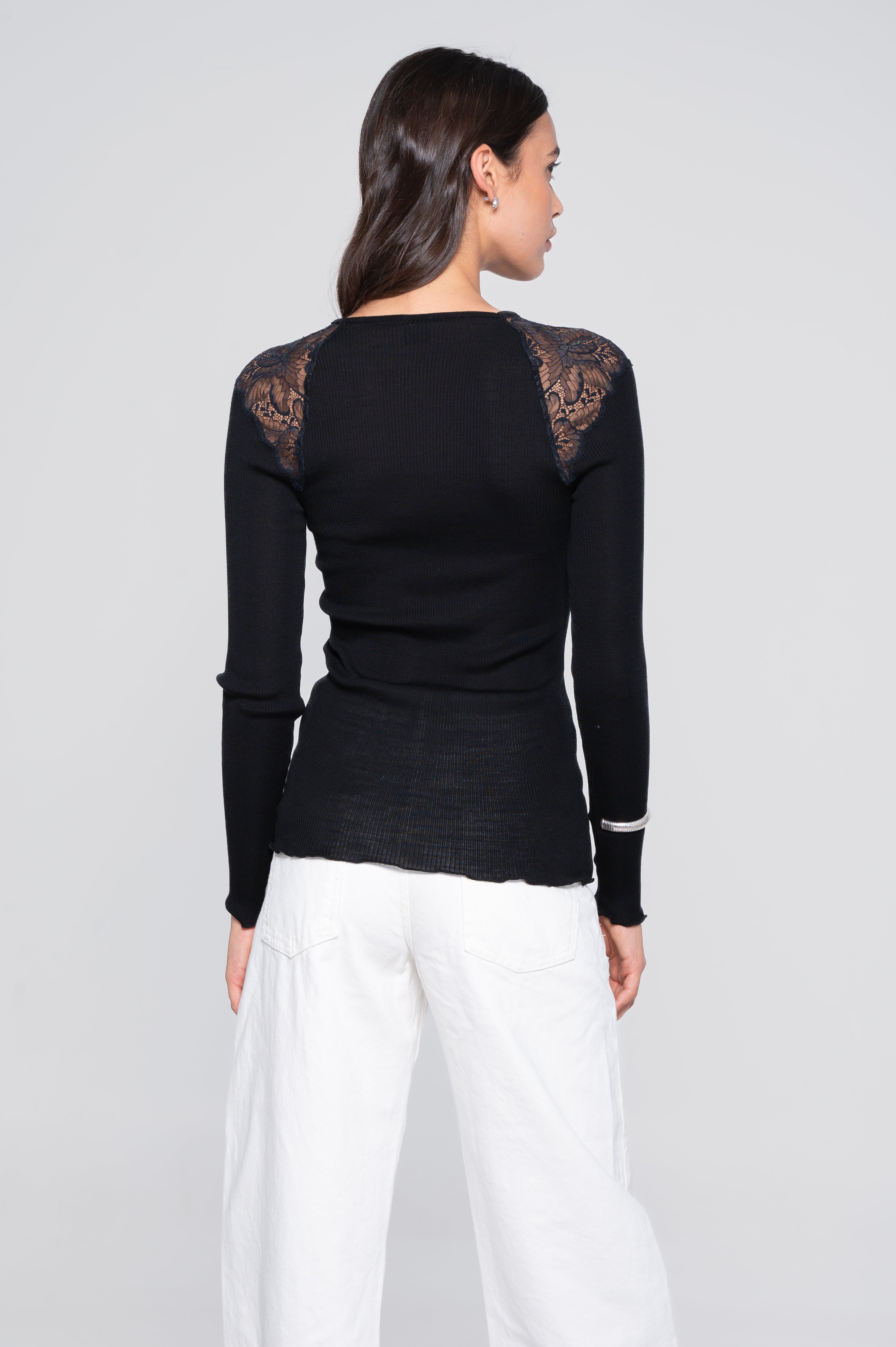 Longsleeves Woman70% Wool , 30% Silk 7612