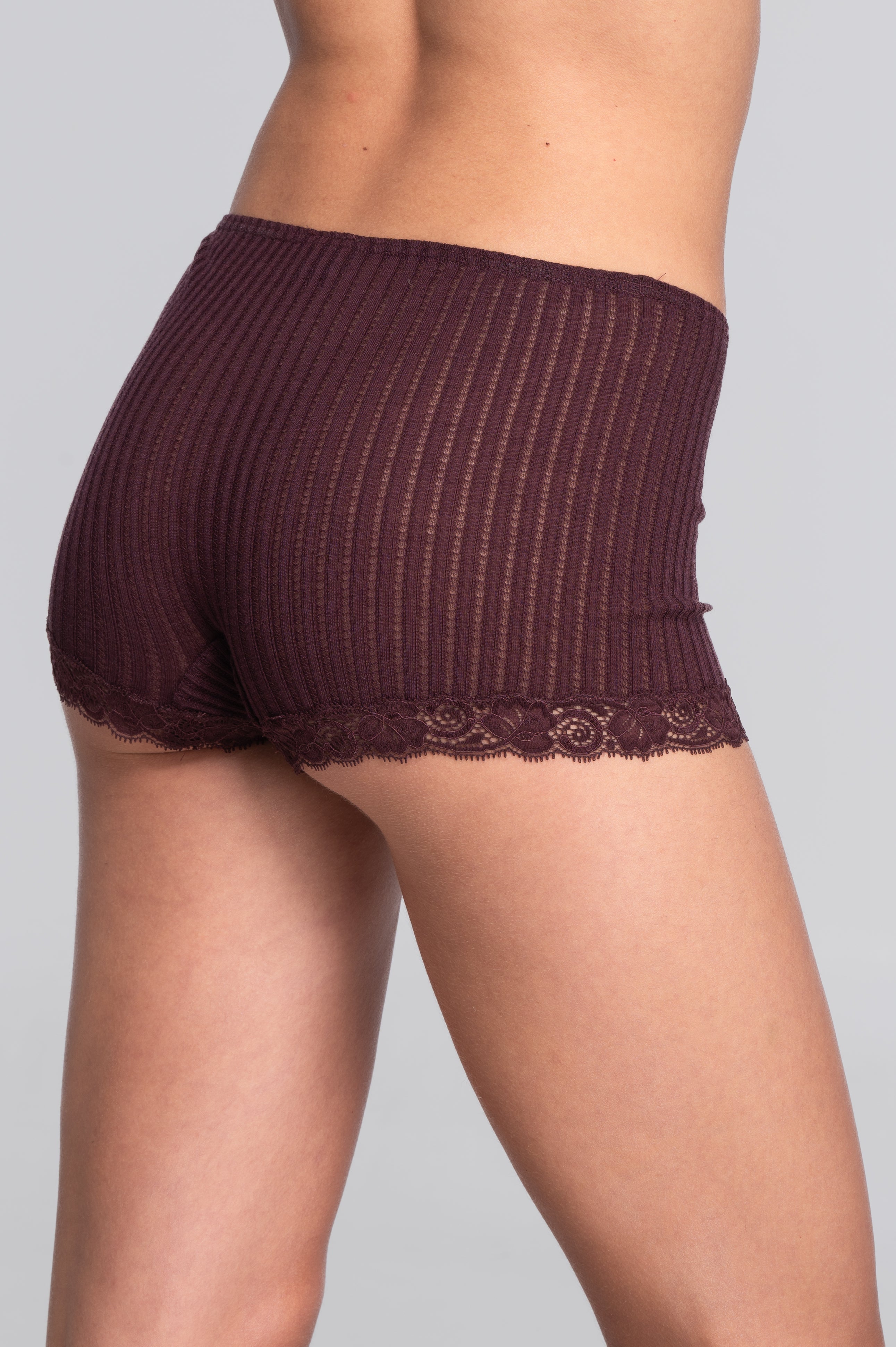 Mid-rise panties in ajouré wool and silk with Leavers lace 7645