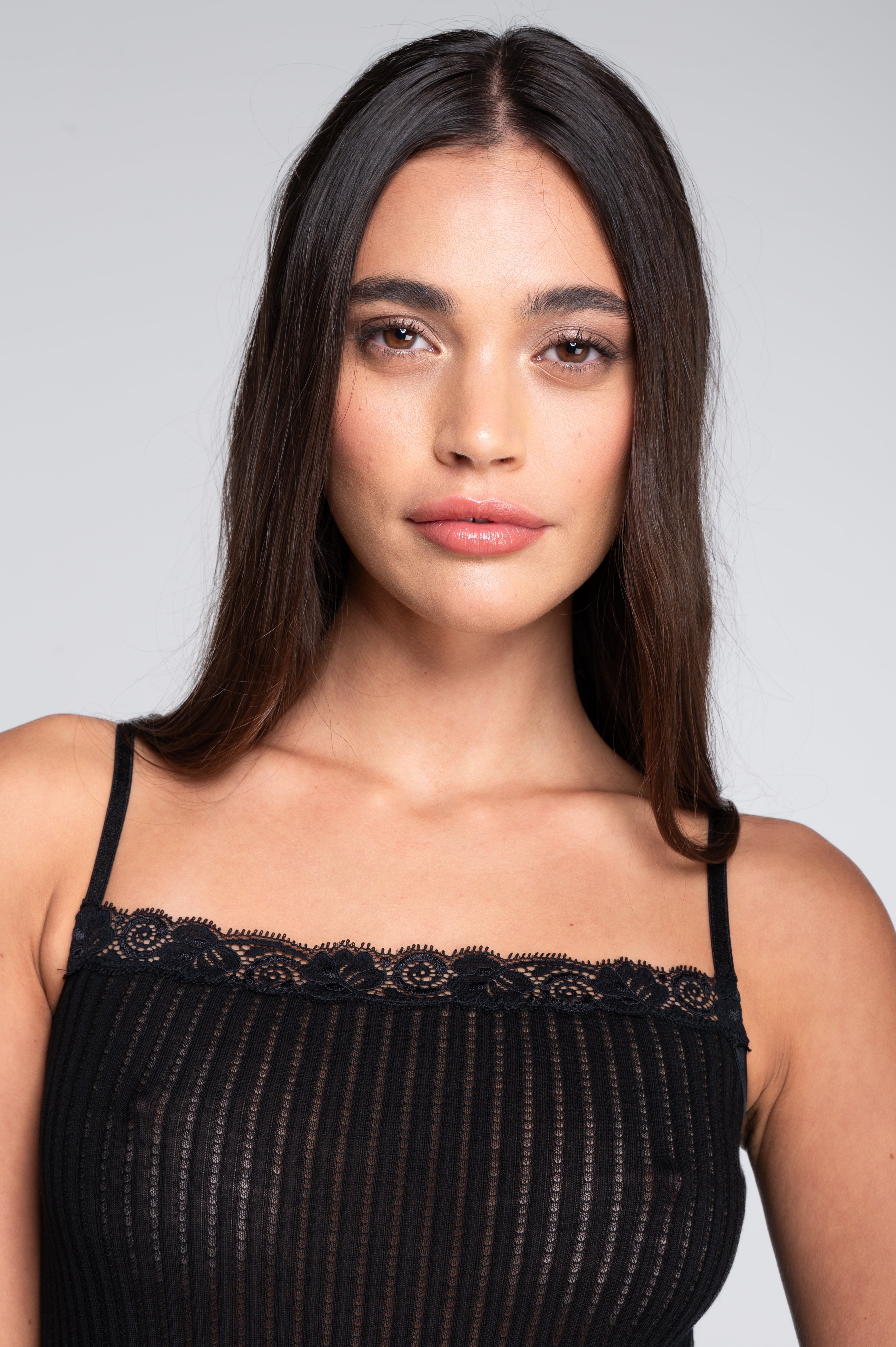 Straight neckline camisole top  in ajouré wool and silk with Leavers lace 7646