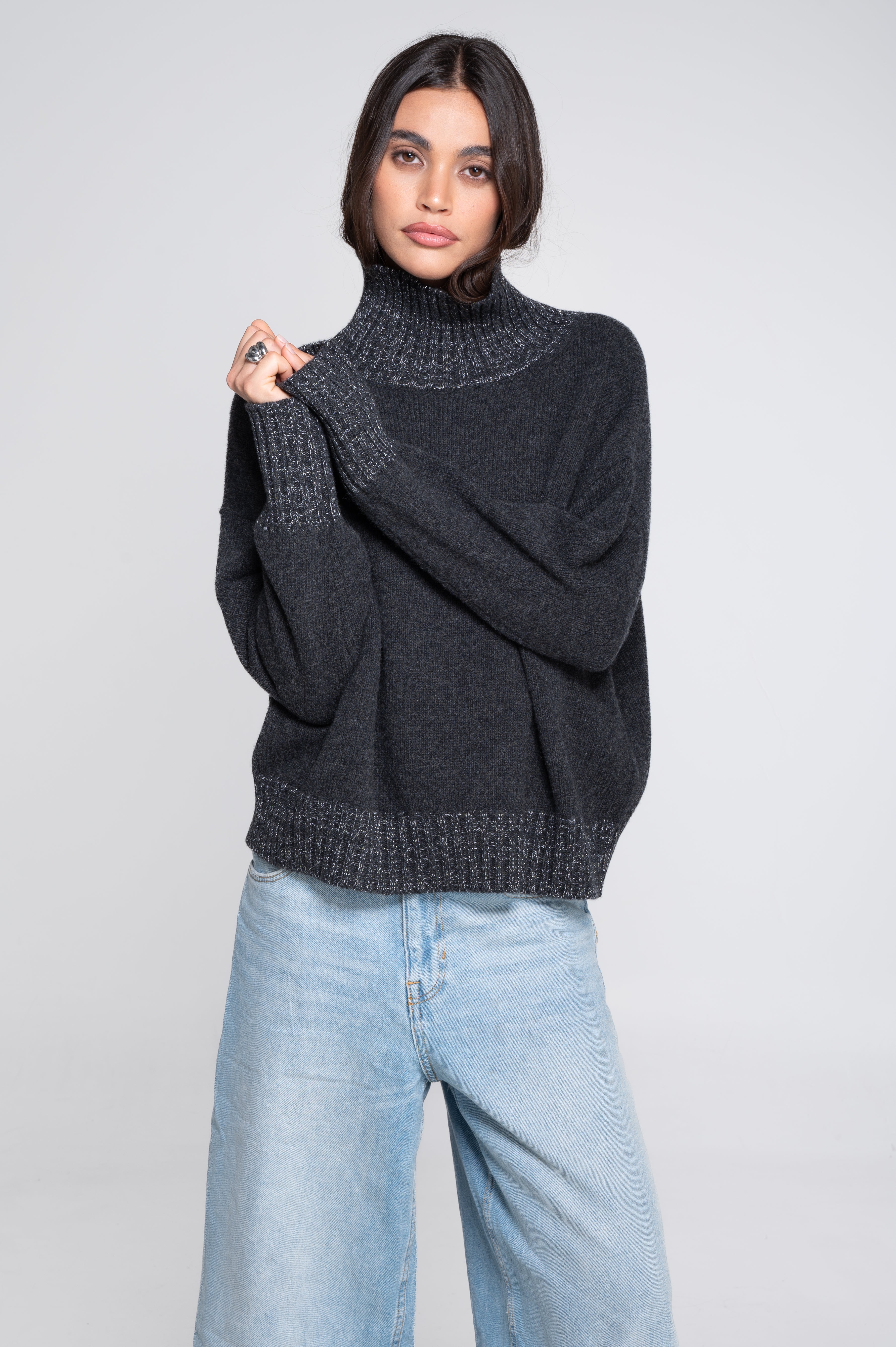 Mock neck pullover in pure carded wool with lurex details 7671L