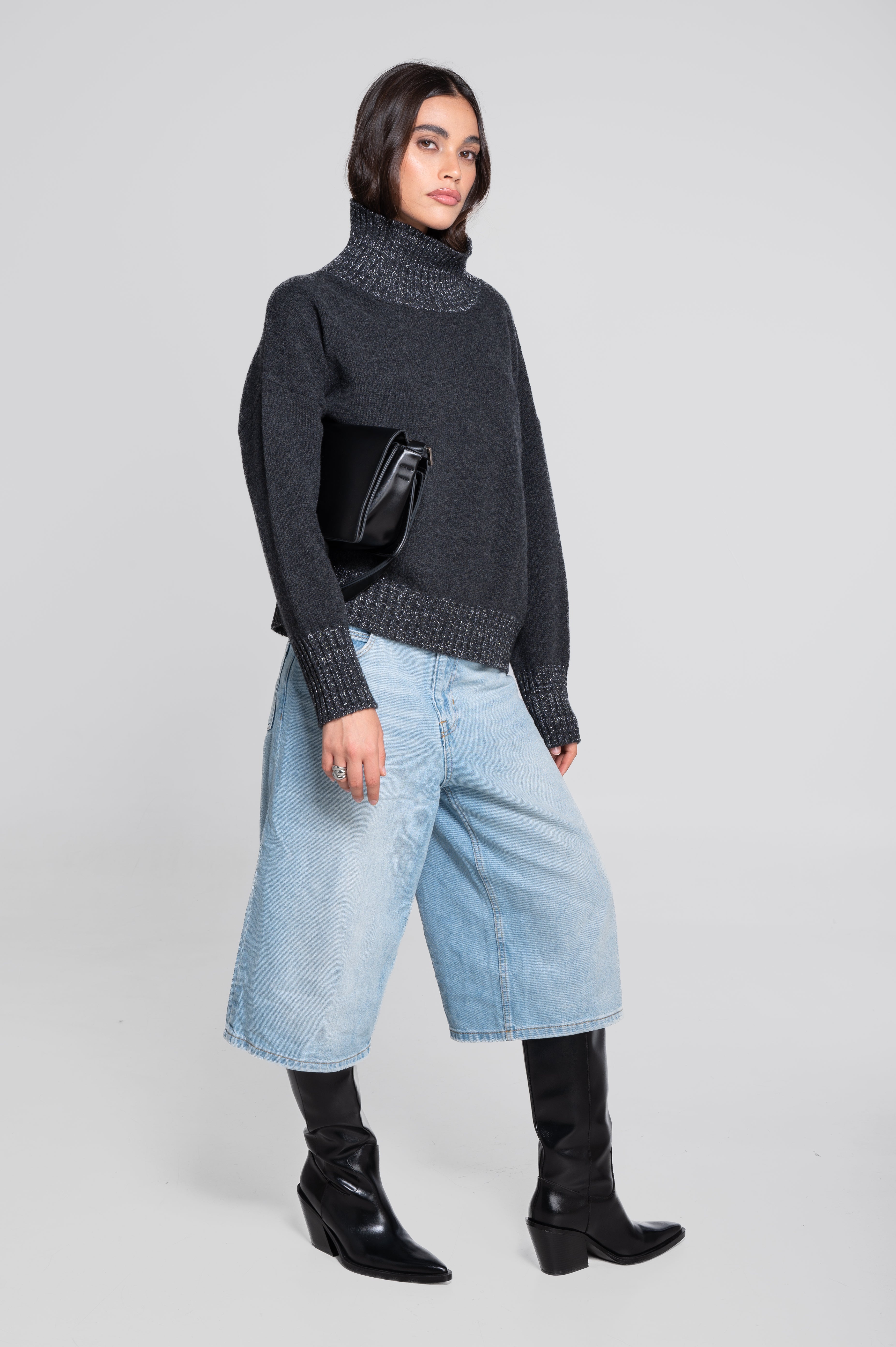 Mock neck pullover in pure carded wool with lurex details 7671L