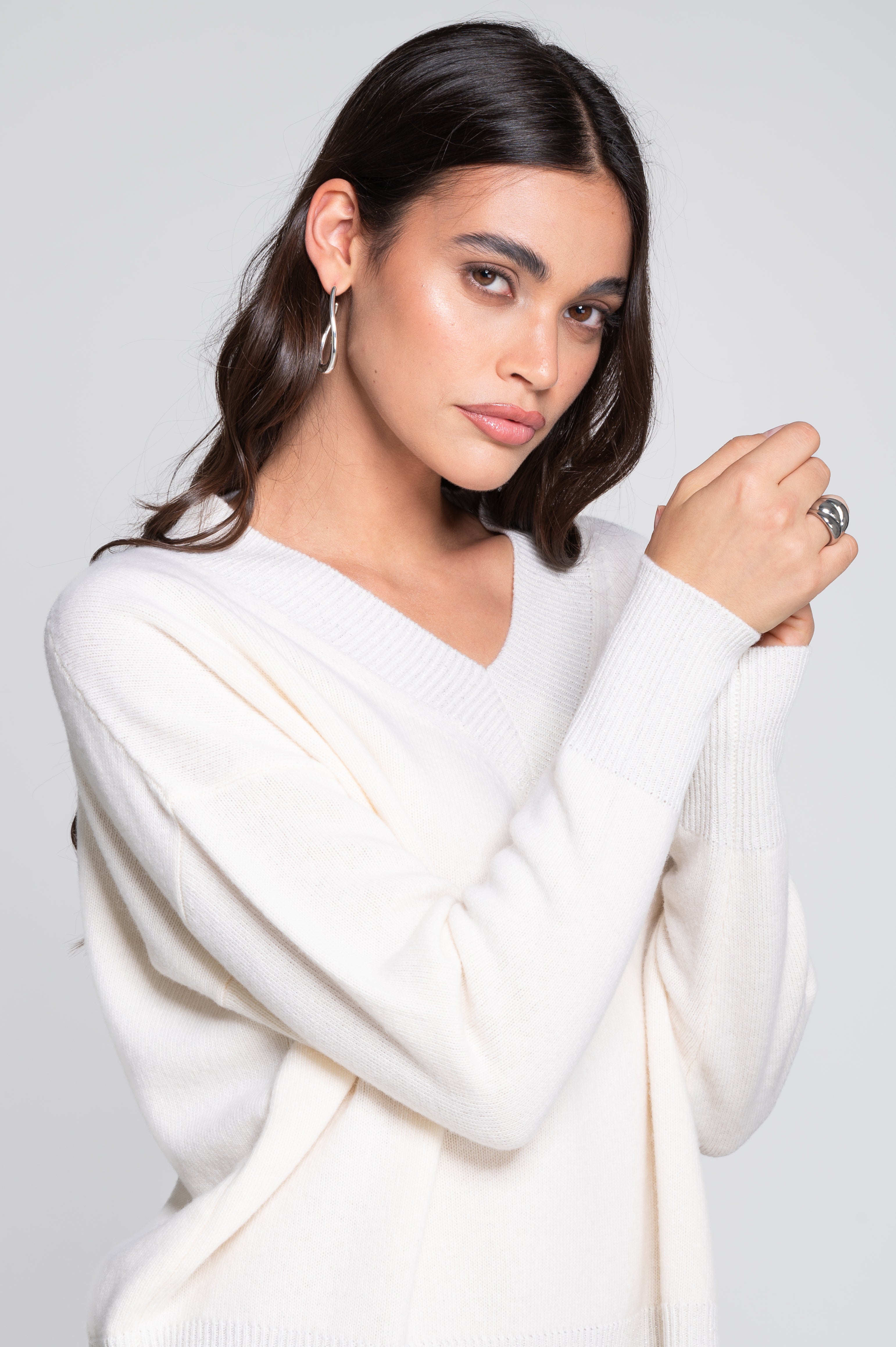 V neck pullover in pure carded wool with lurex details 7672L